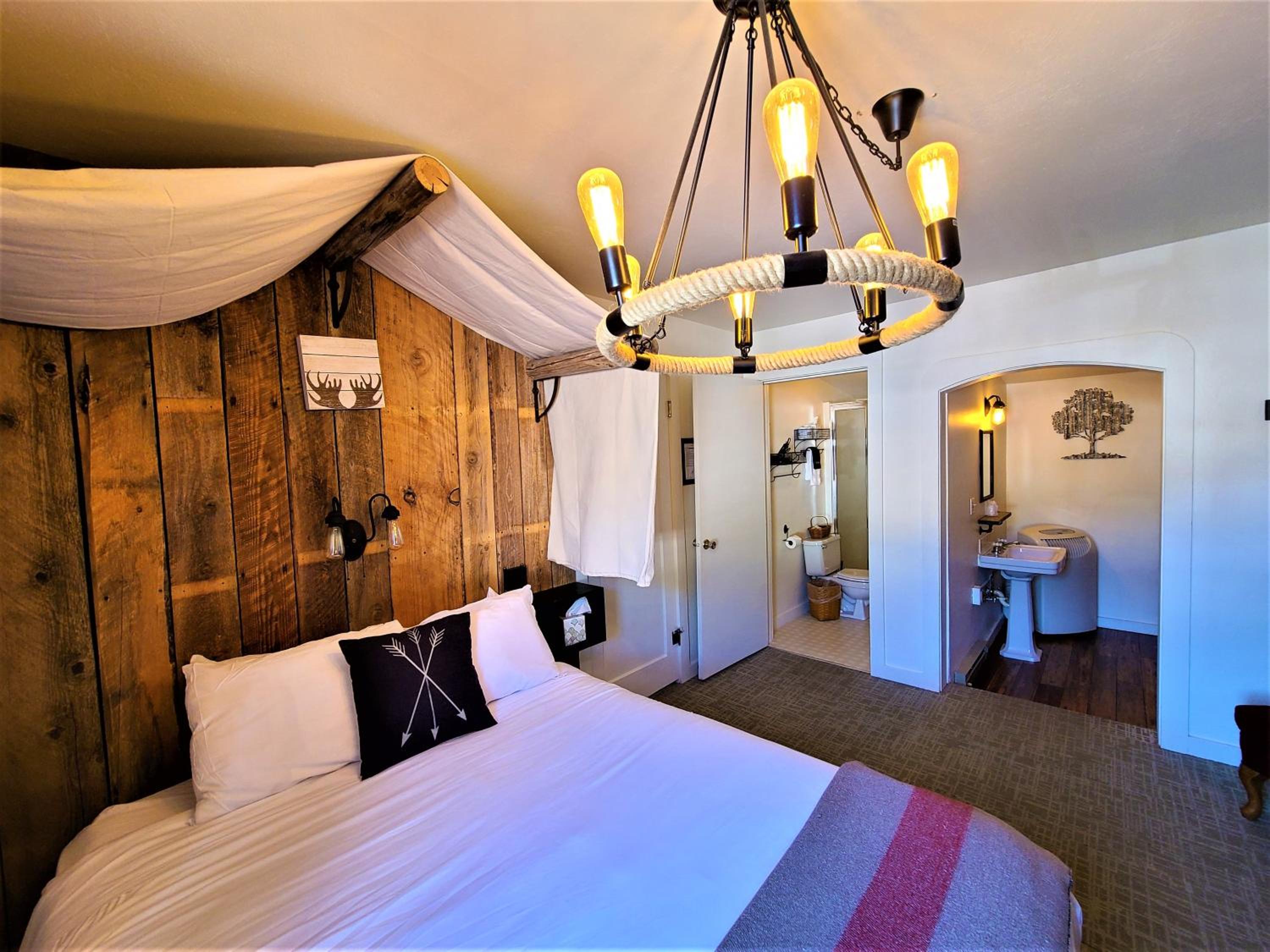 Deluxe Queen Room