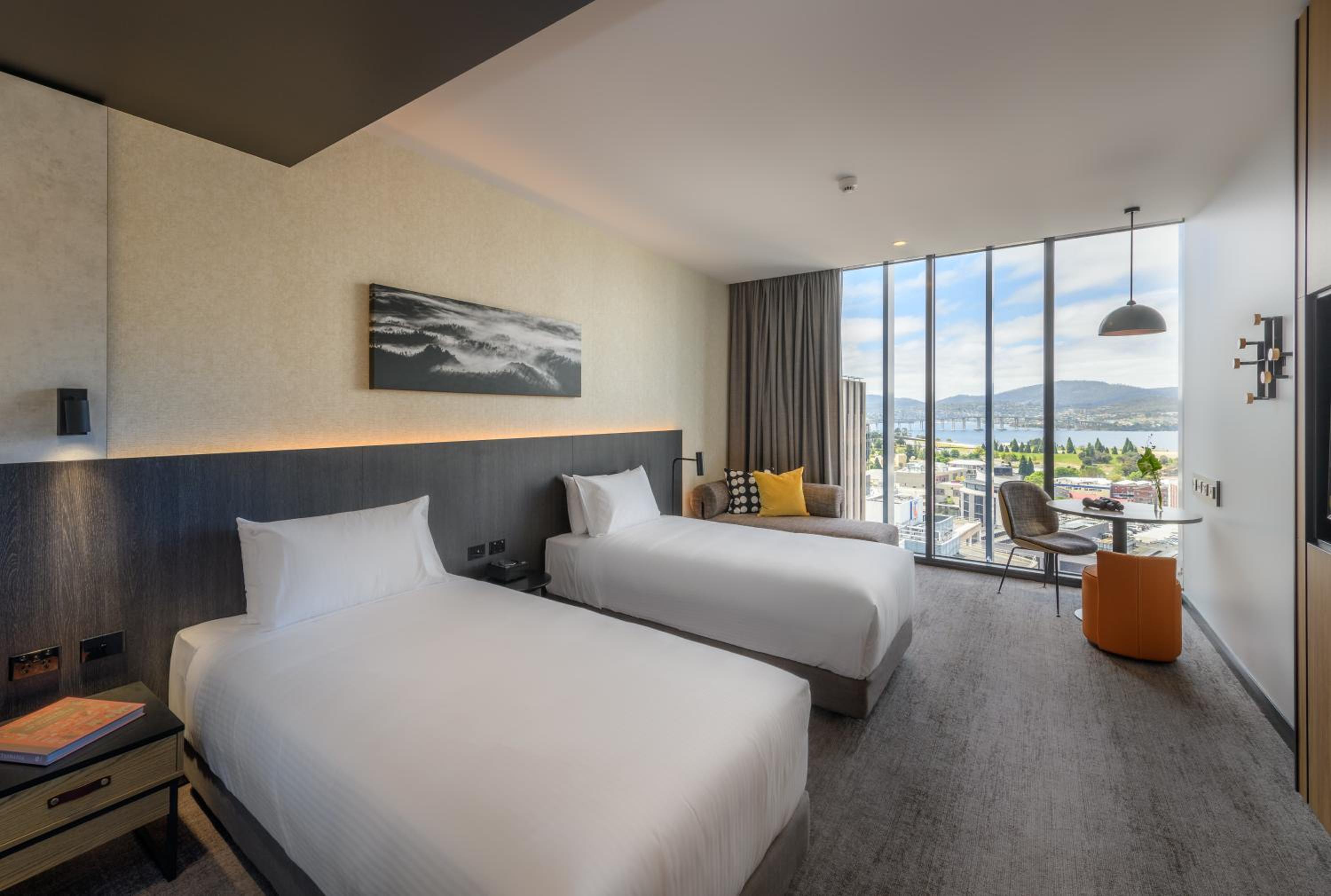 Deluxe Twin Room with Harbor View - Photo 1