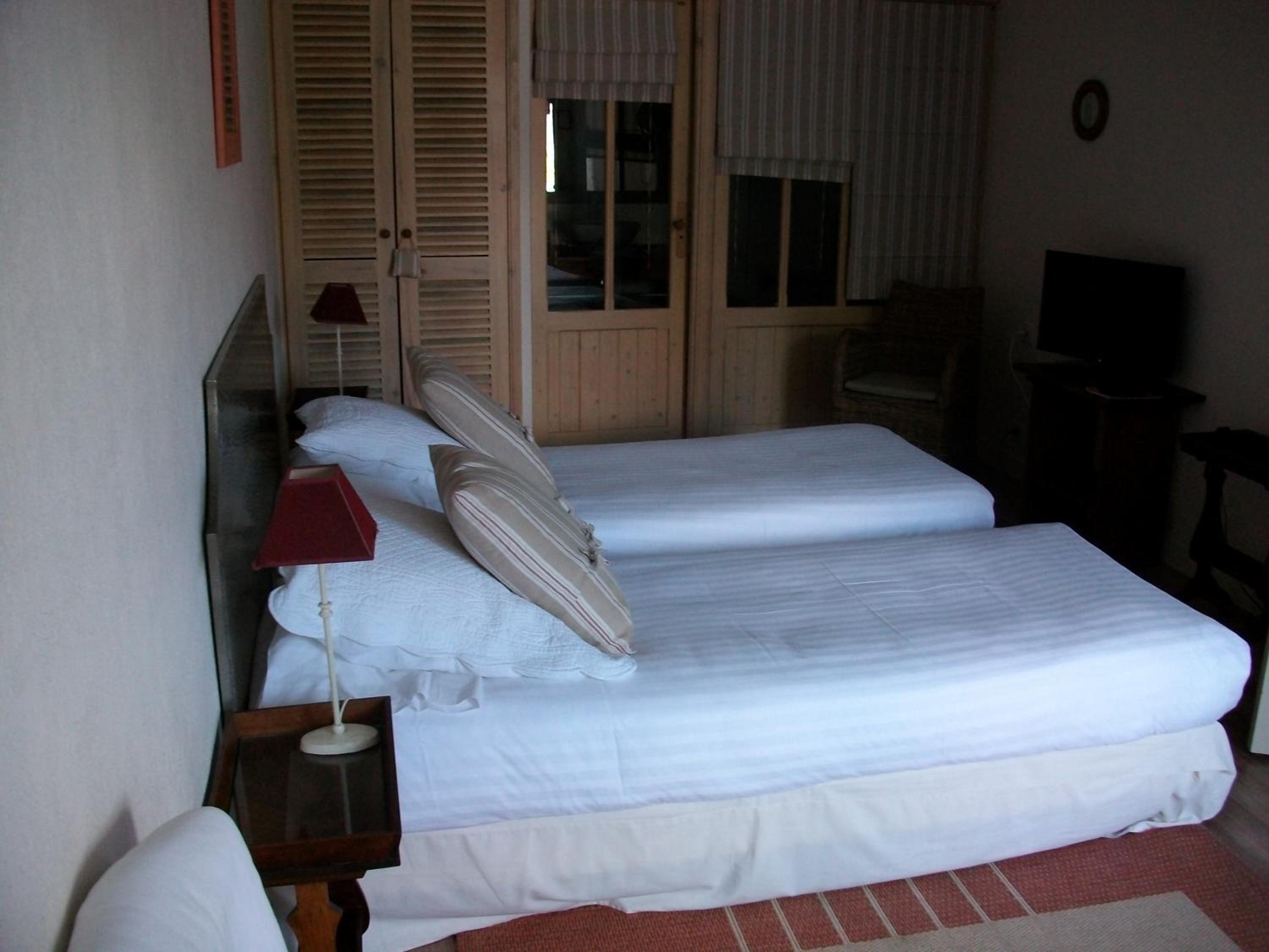 Twin Room with Garden View - Photo 1