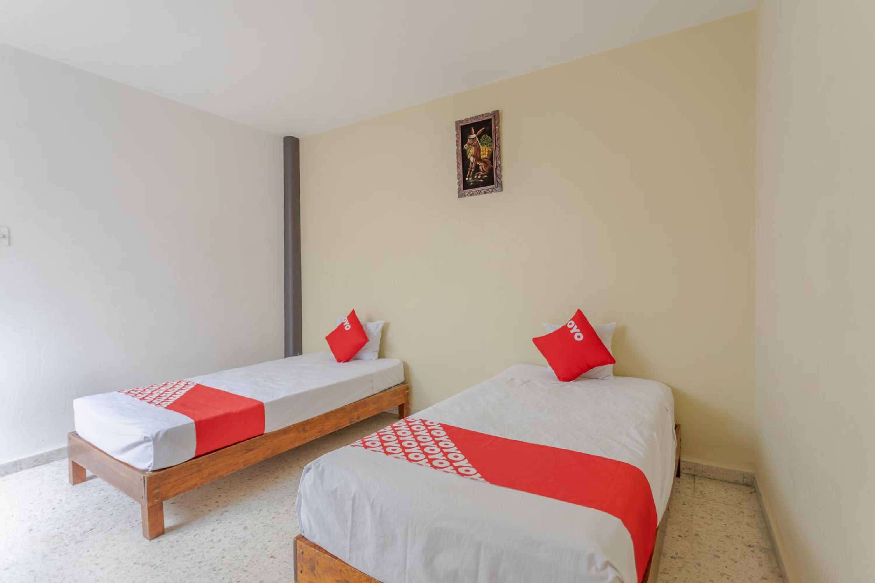 Standard Two Single Beds - Photo 4