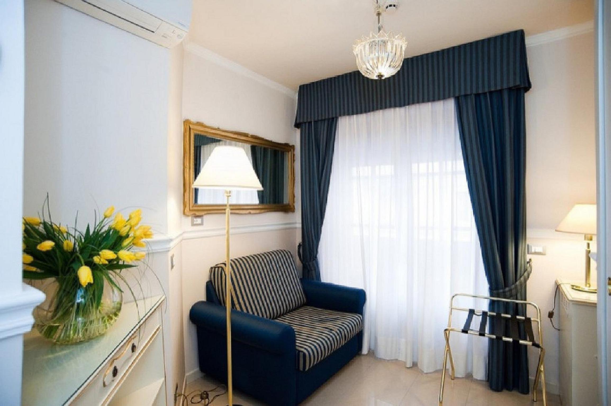 Deluxe Double or Twin Room - Photo 11