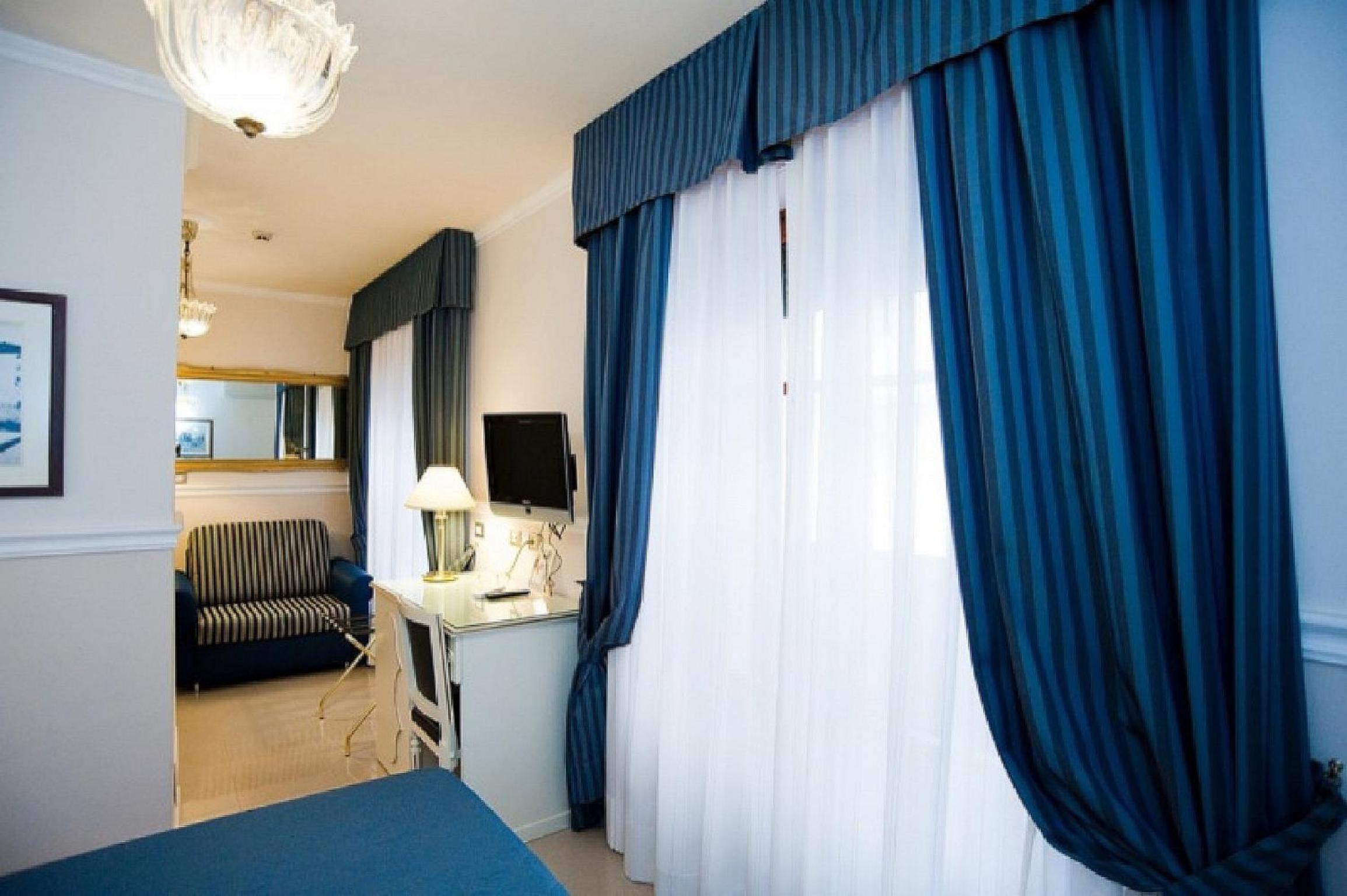 Deluxe Double or Twin Room - Photo 6