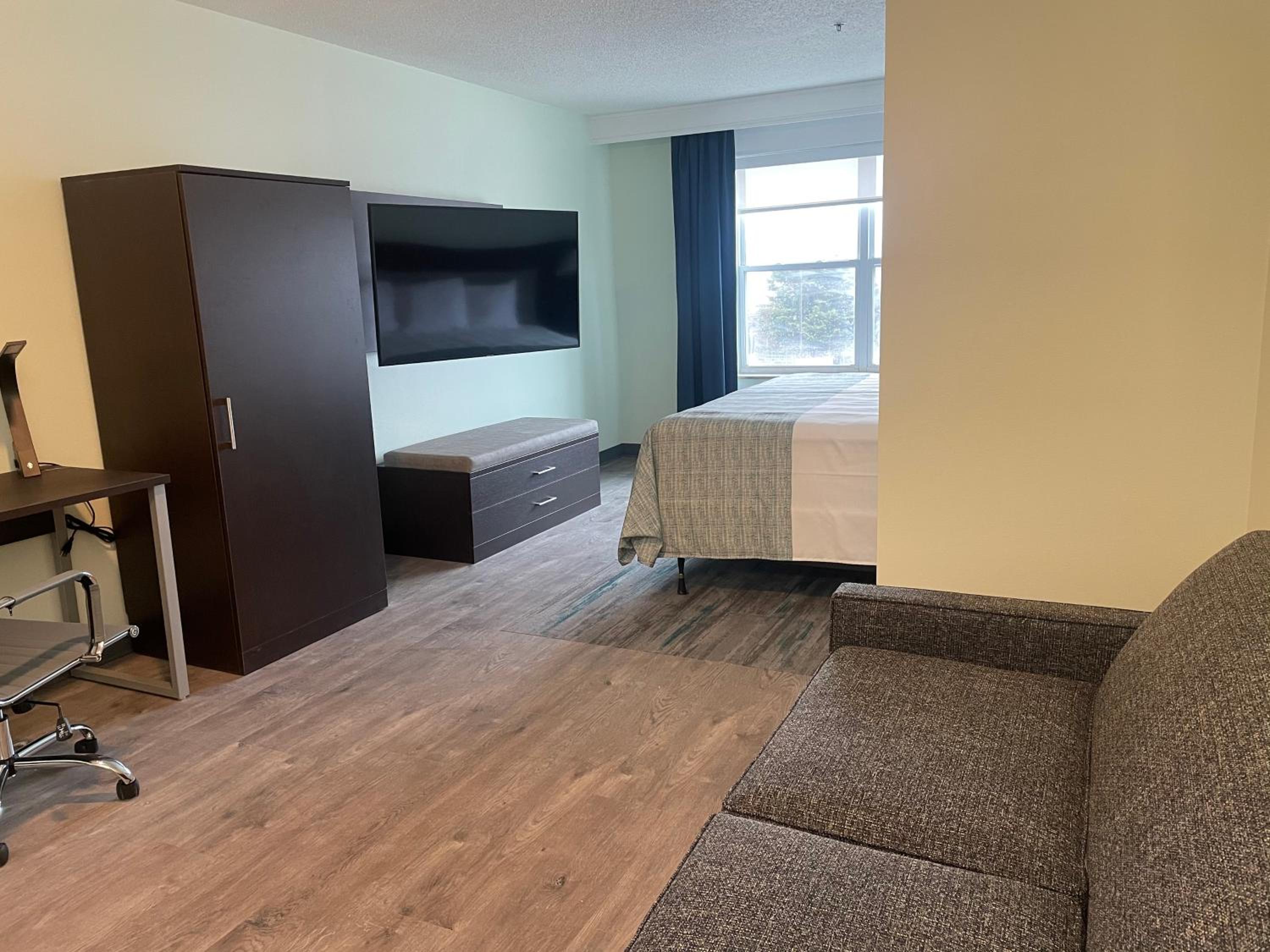 King Studio Suite - Non-Smoking - Photo 1
