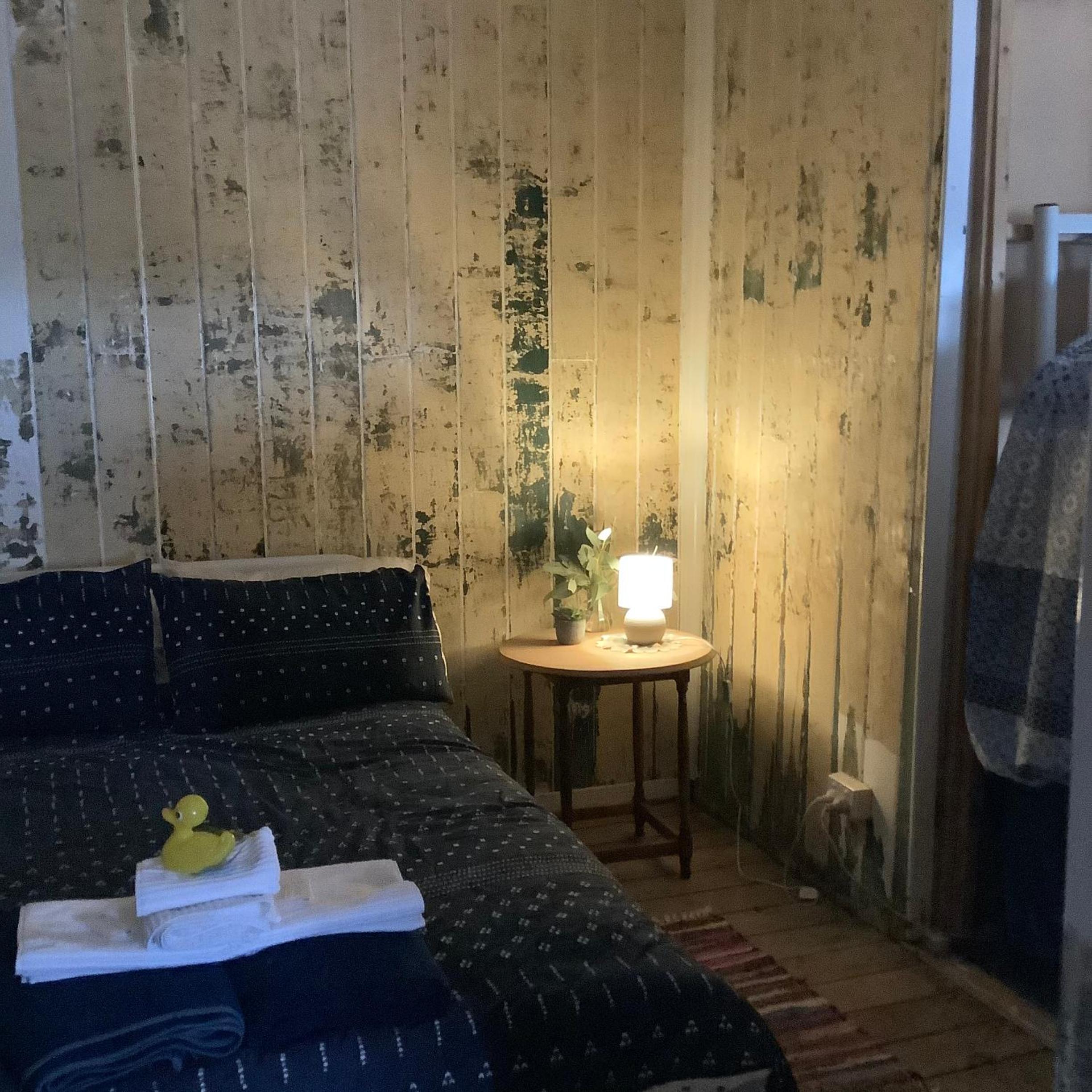 Country Double with sun room/share bathroom photo 3