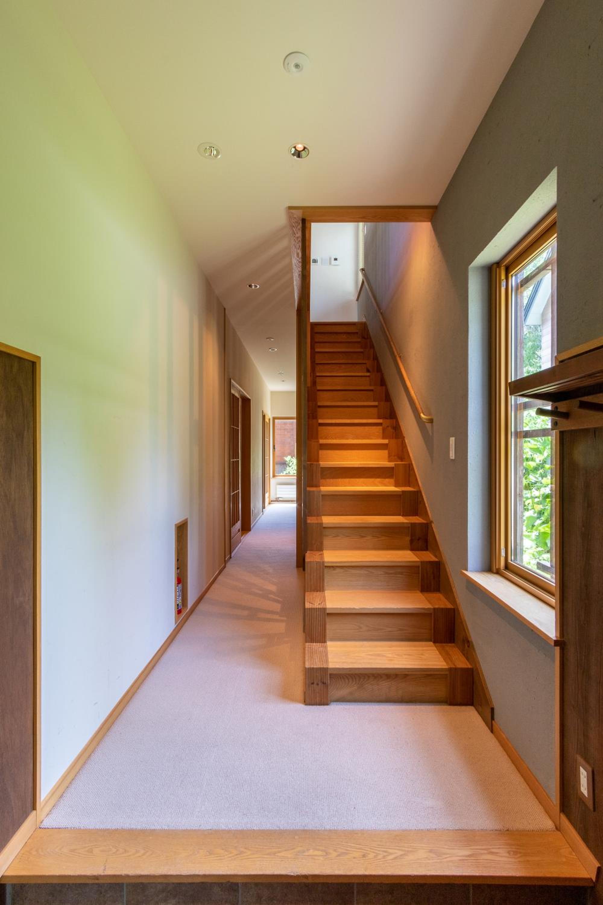 Three-Bedroom House photo 3