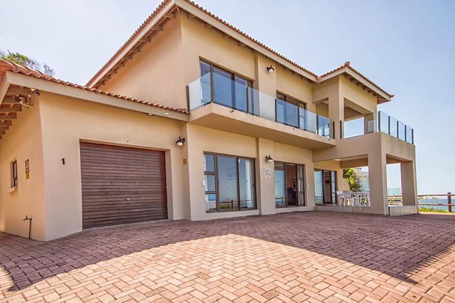 Four-Bedroom House photo 2