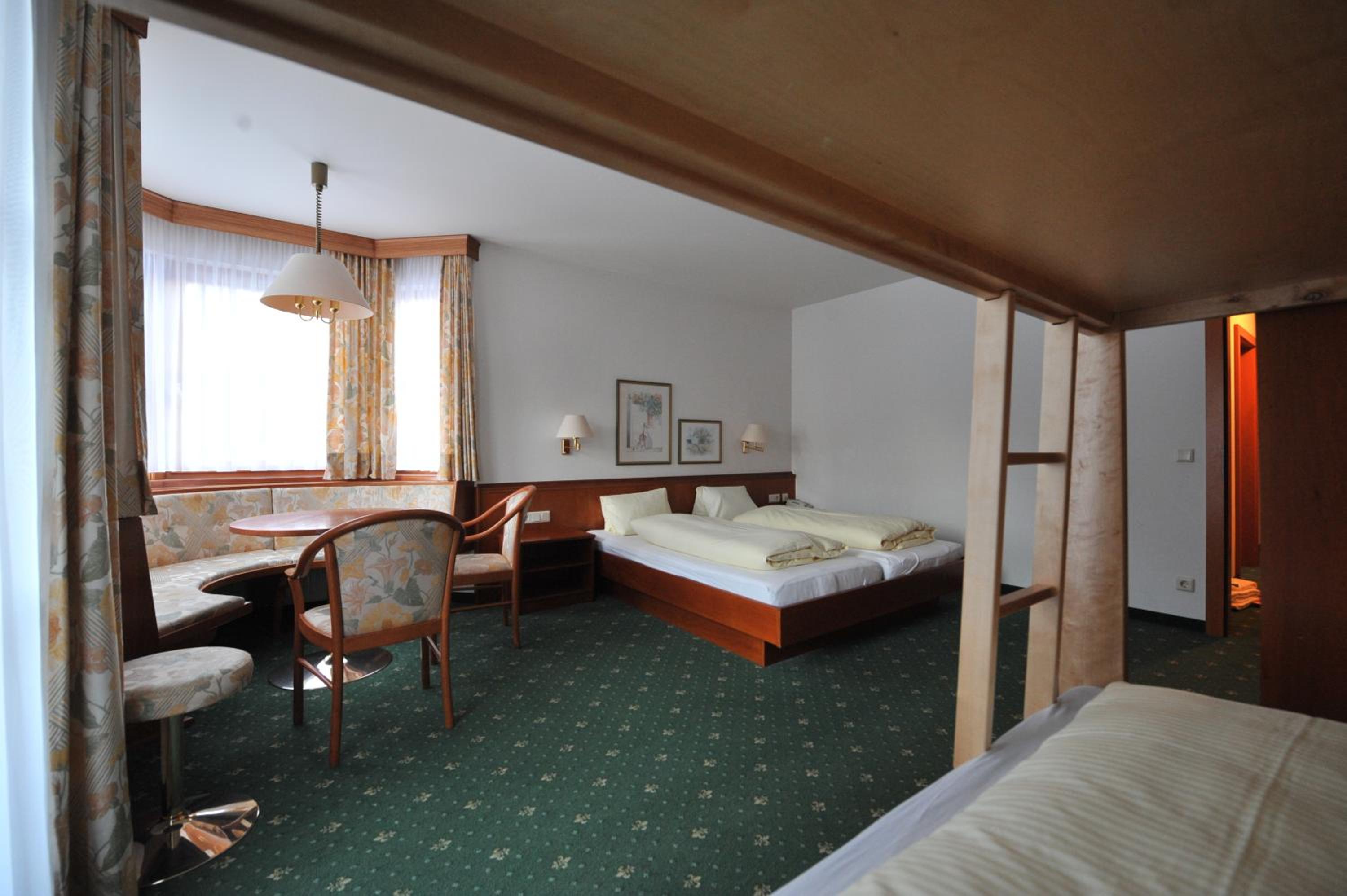 Sextuple Room with Balcony photo 1