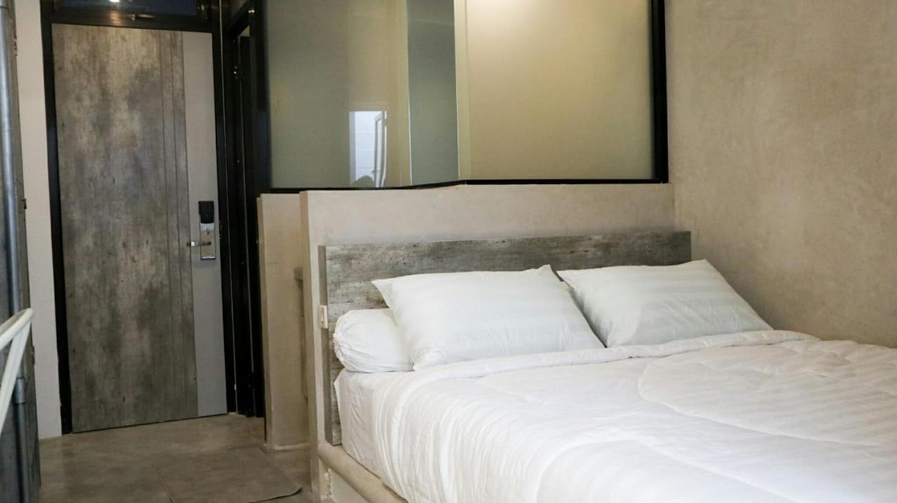 Deluxe Room - Photo 7