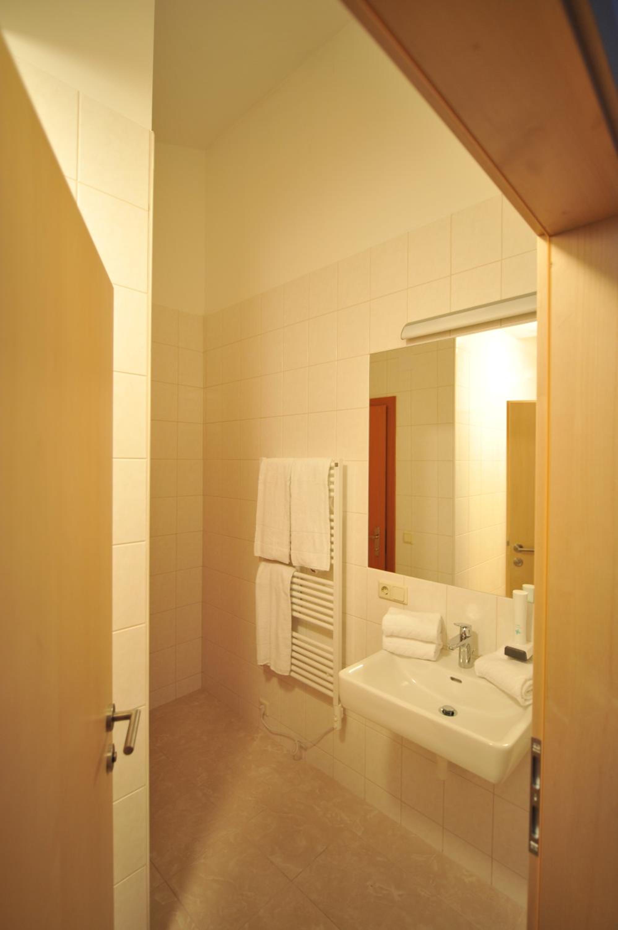 Sextuple Room with Balcony photo 2