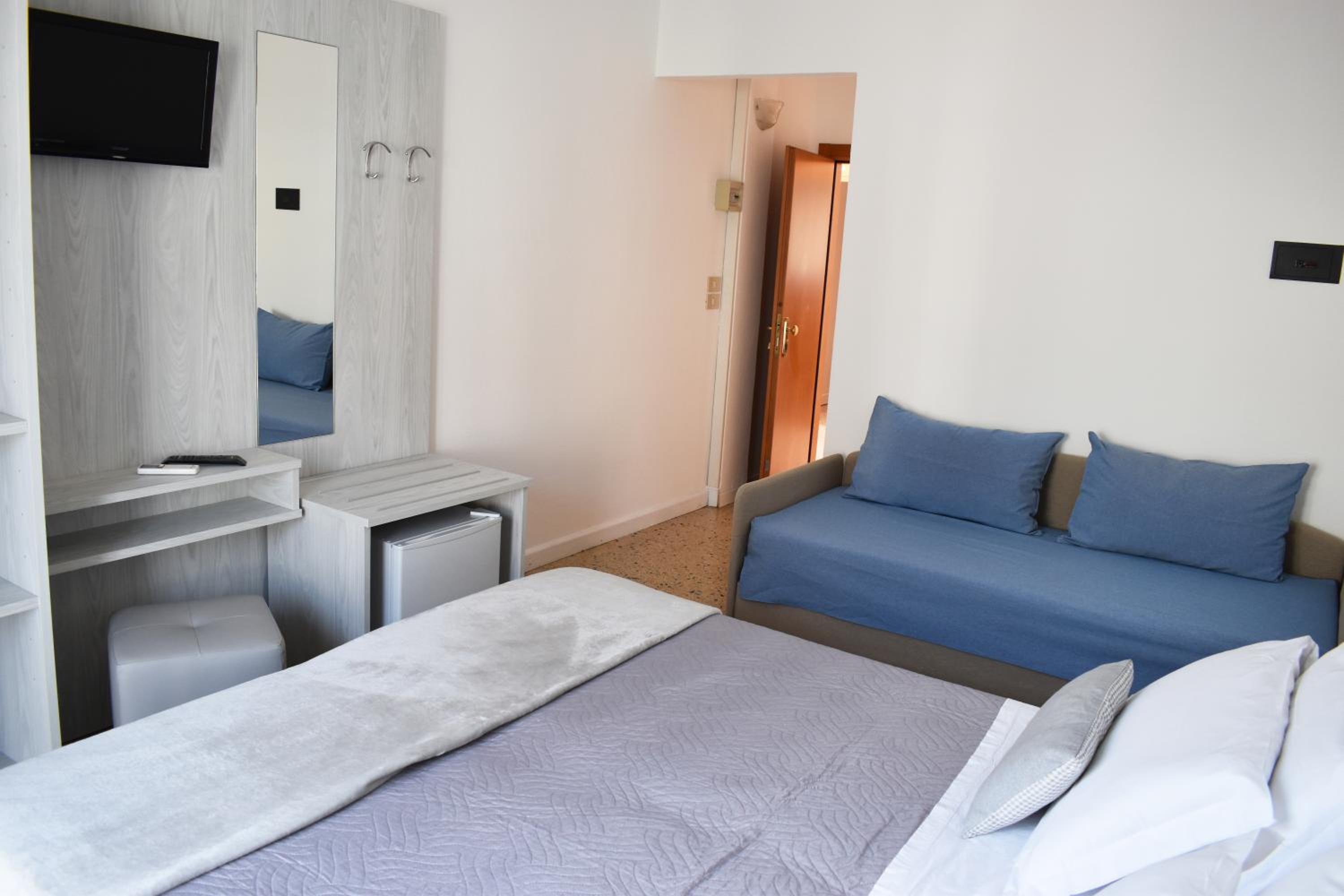 Double or Twin Room photo 2