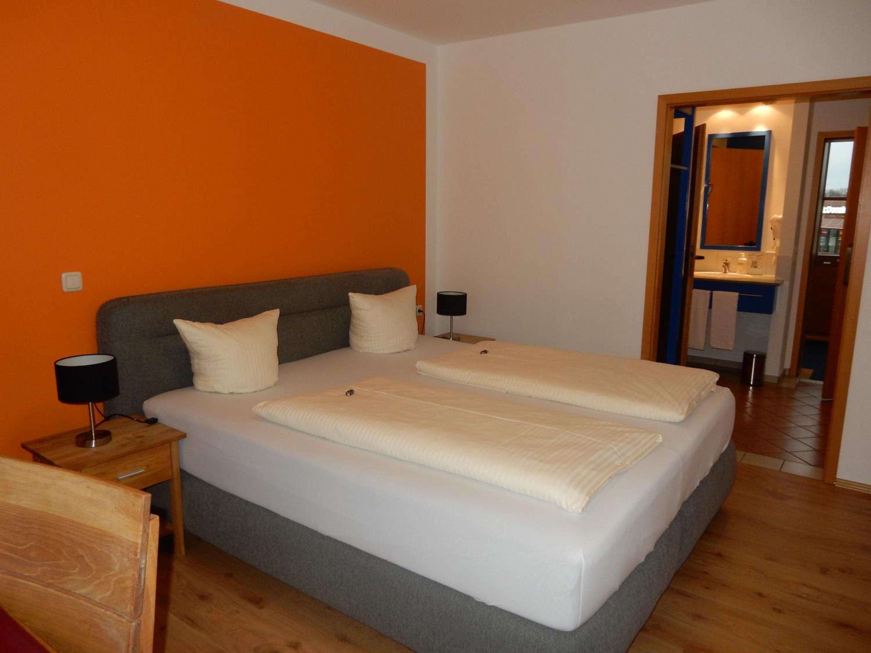 Double Room - Photo 10