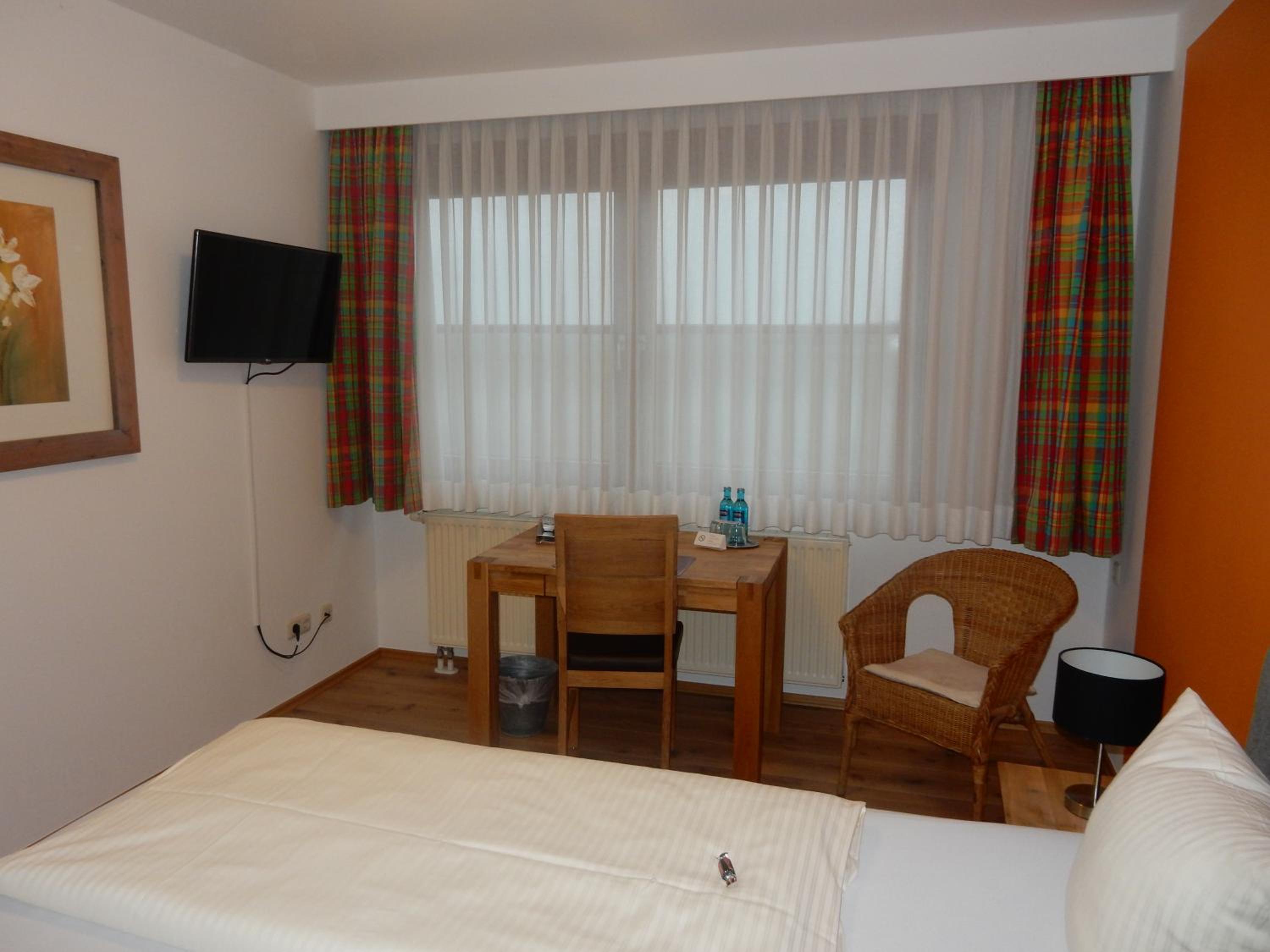 Double Room - Photo 9