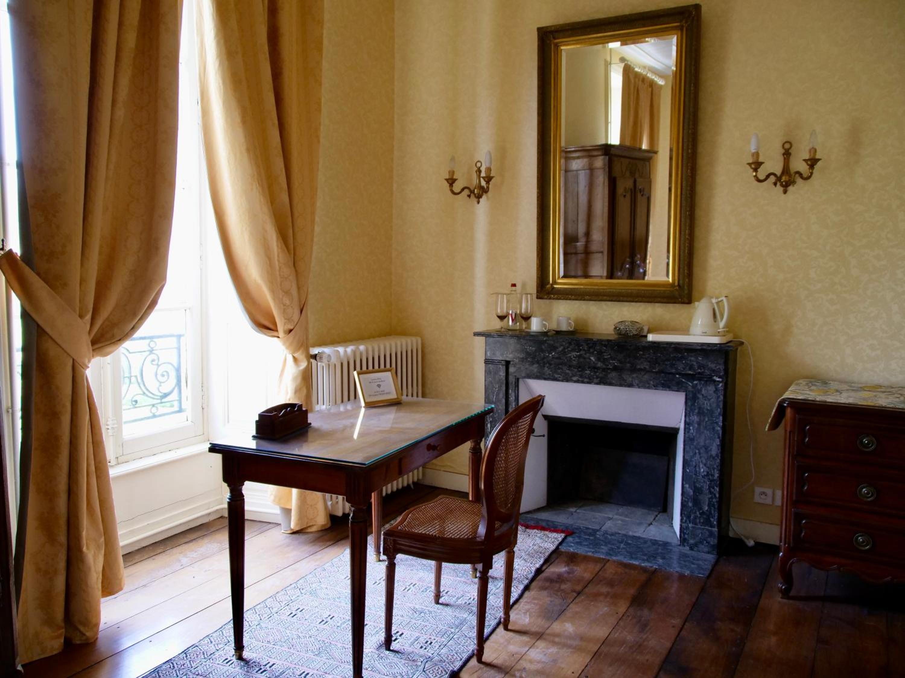 Double Room with Private Bathroom photo 2
