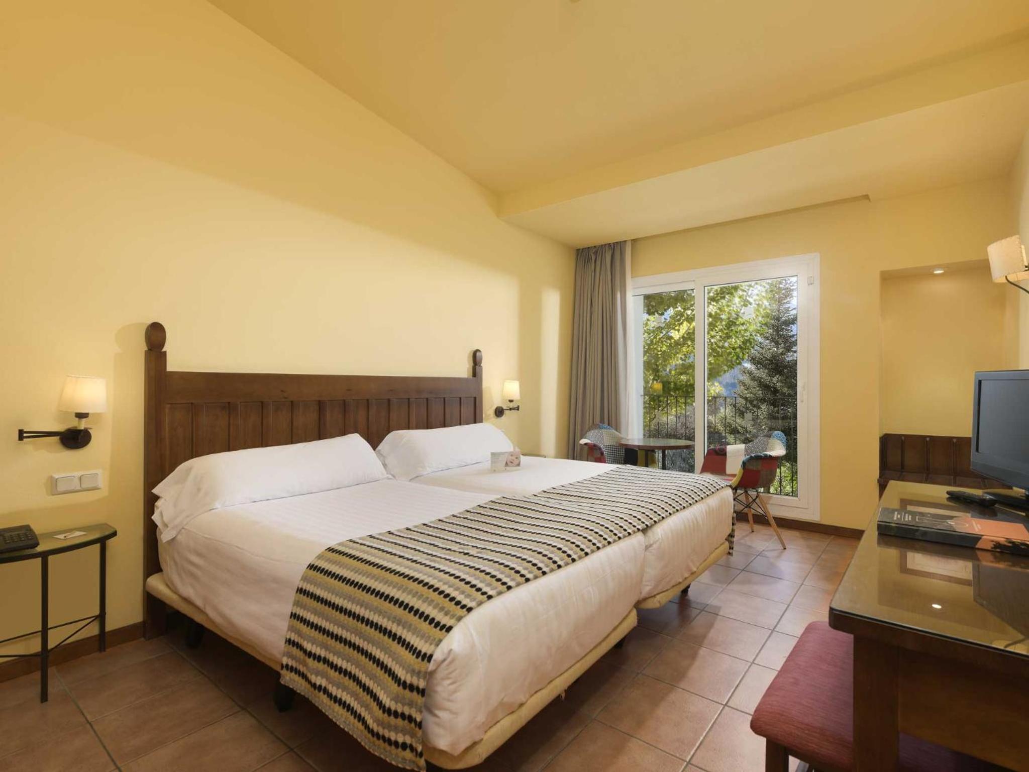 Double Room with Extra Bed - Photo 1