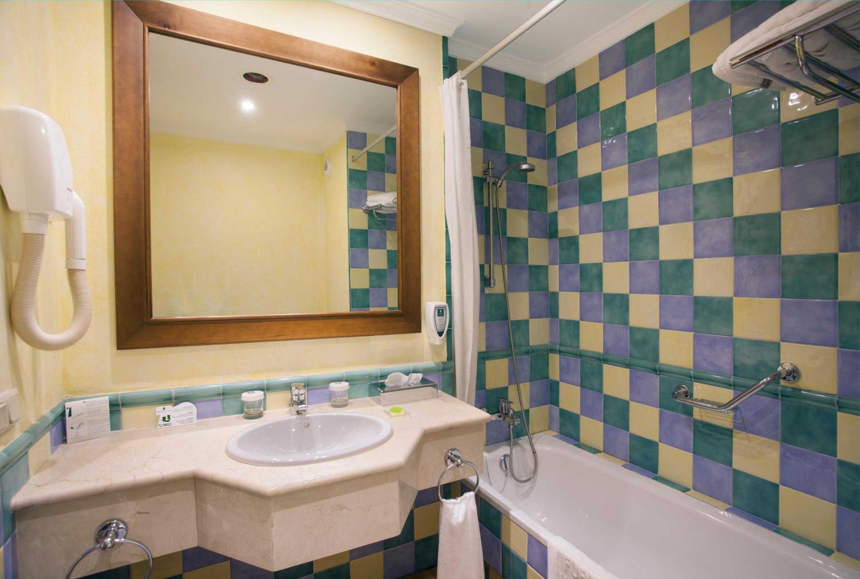 Triple Room with Garden View - Photo 4