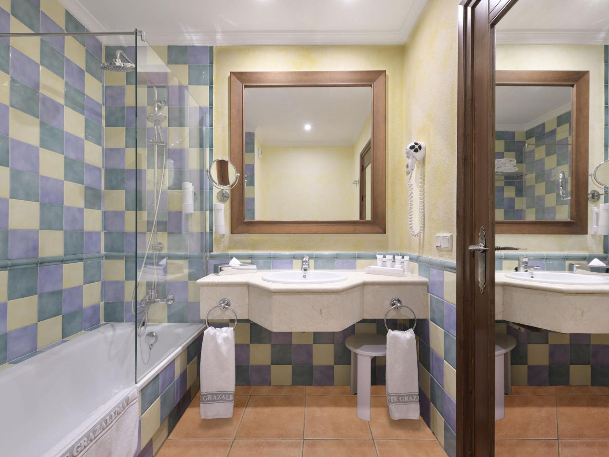 Exclusive Double Room with Mountain View - Photo 4