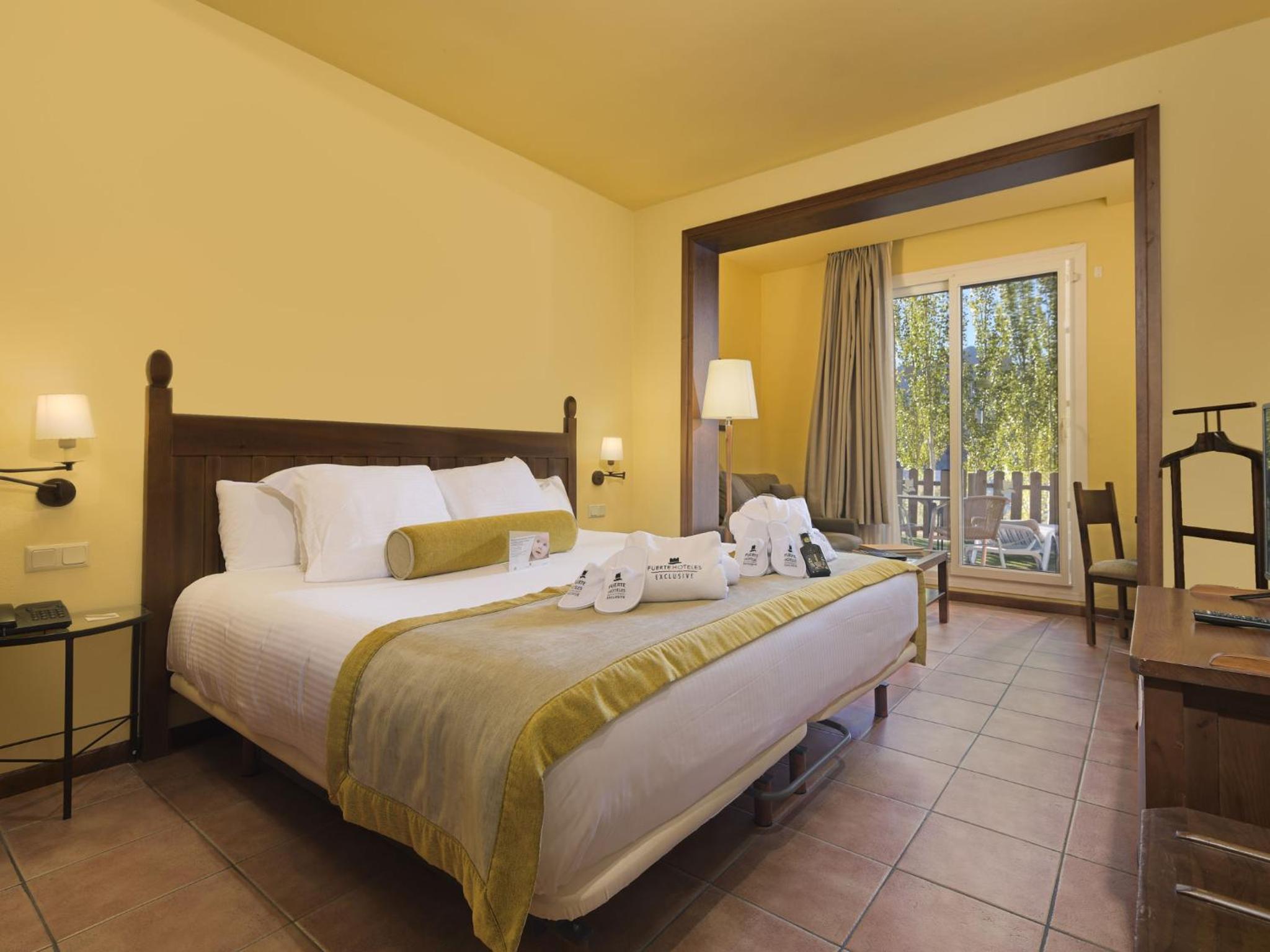 Exclusive Double Room with Mountain View - Photo 1