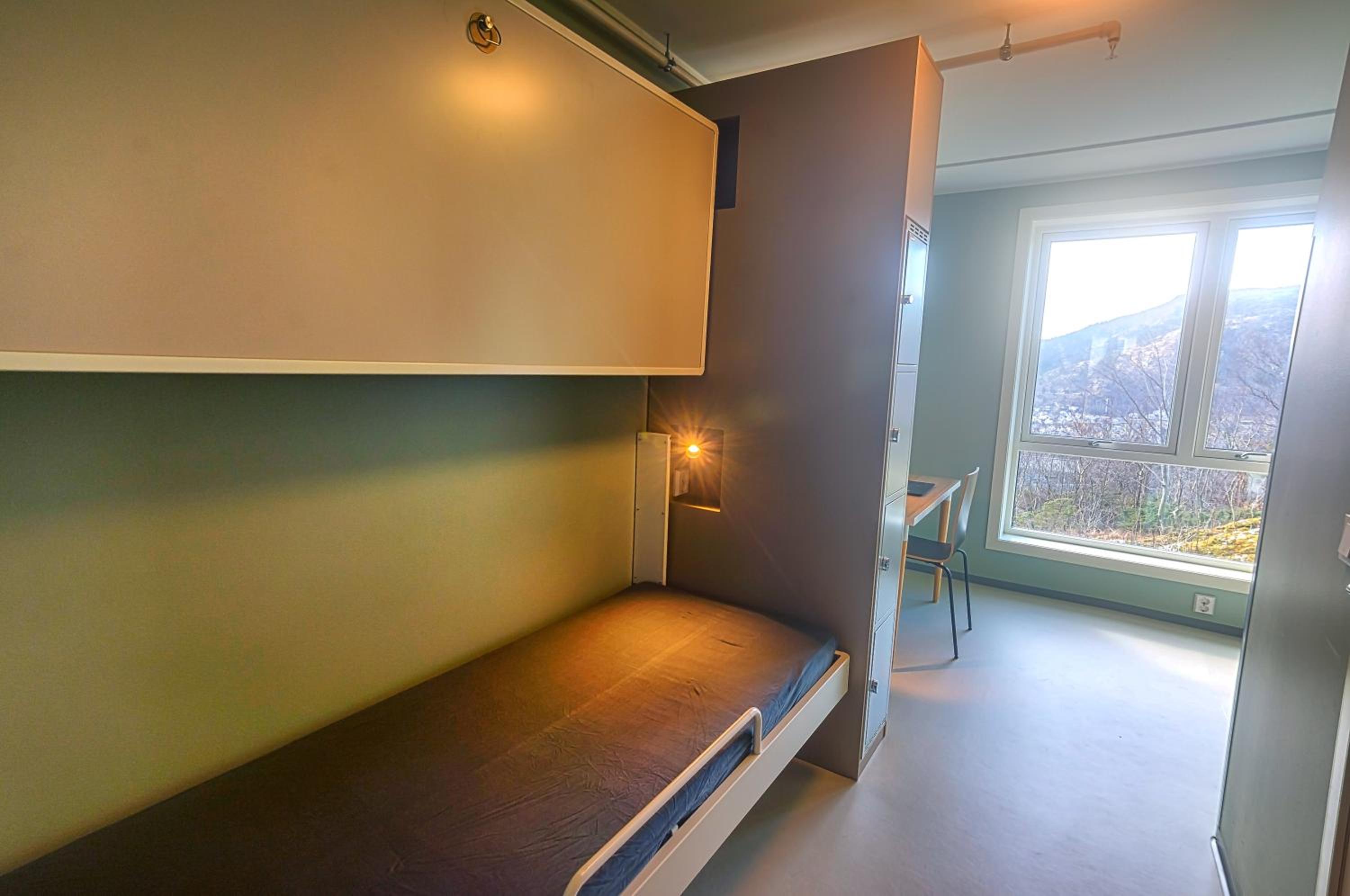 Single Room with Private Bathroom photo 3