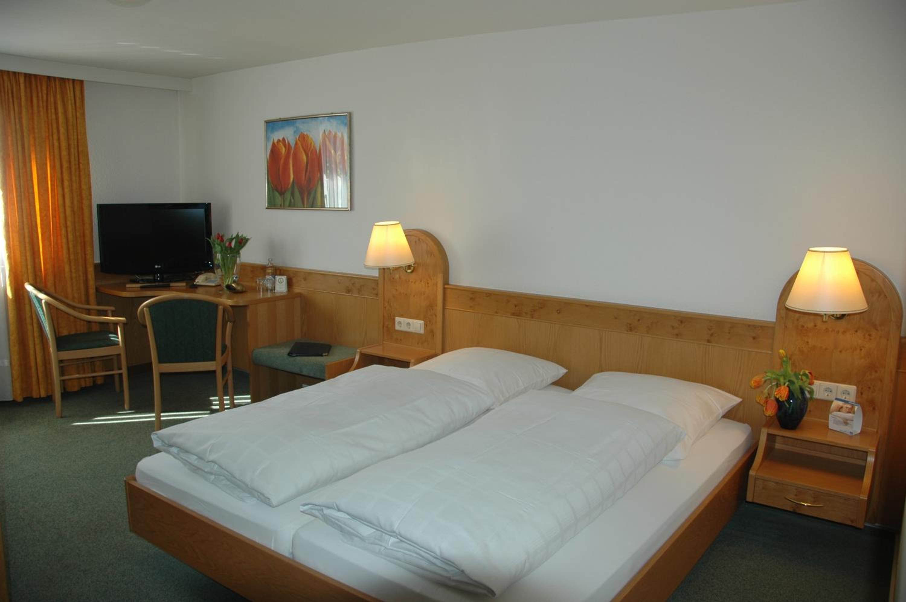 Standard Double or Twin Room - Photo 1