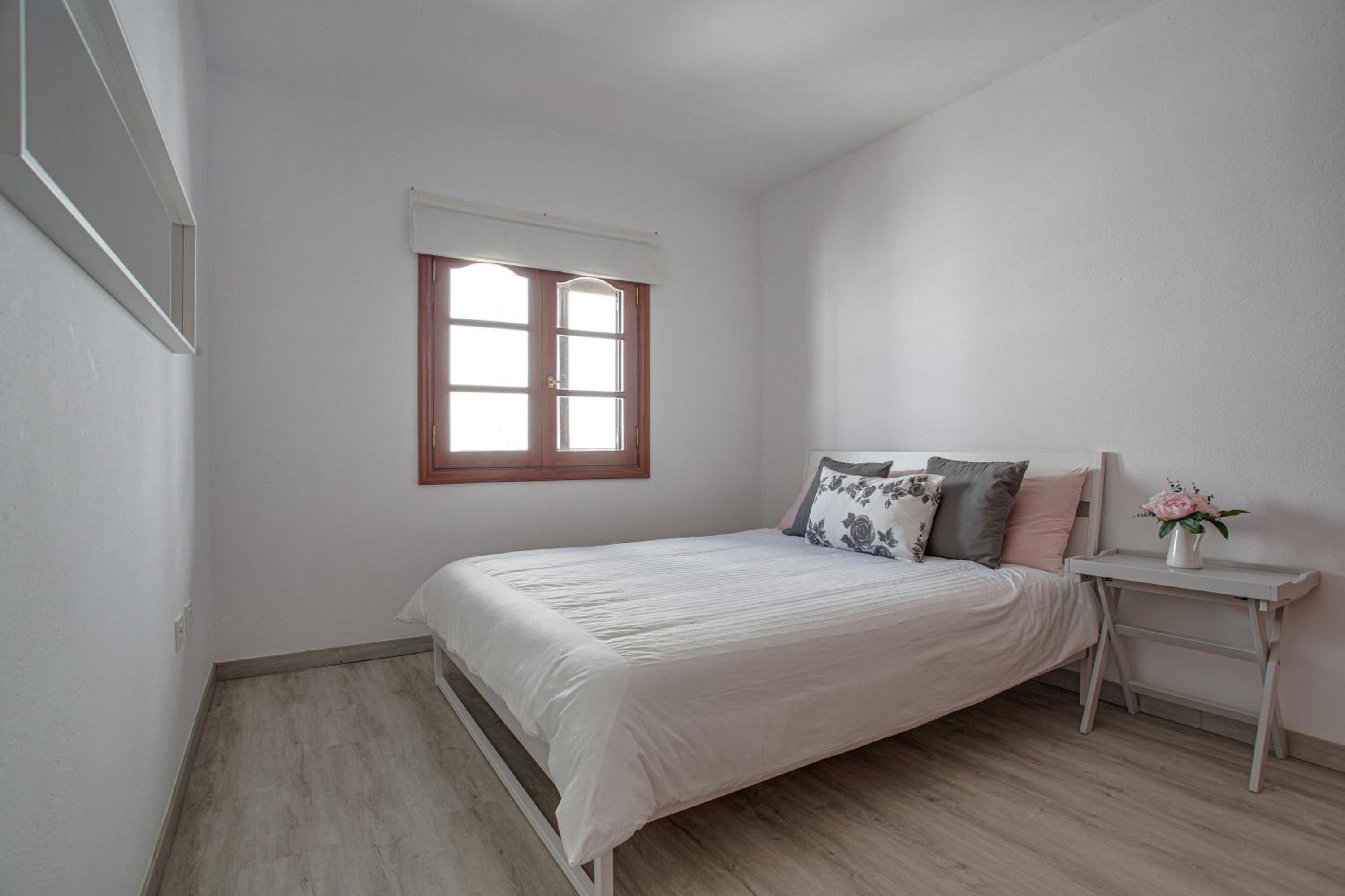 Two-Bedroom House - Photo 7