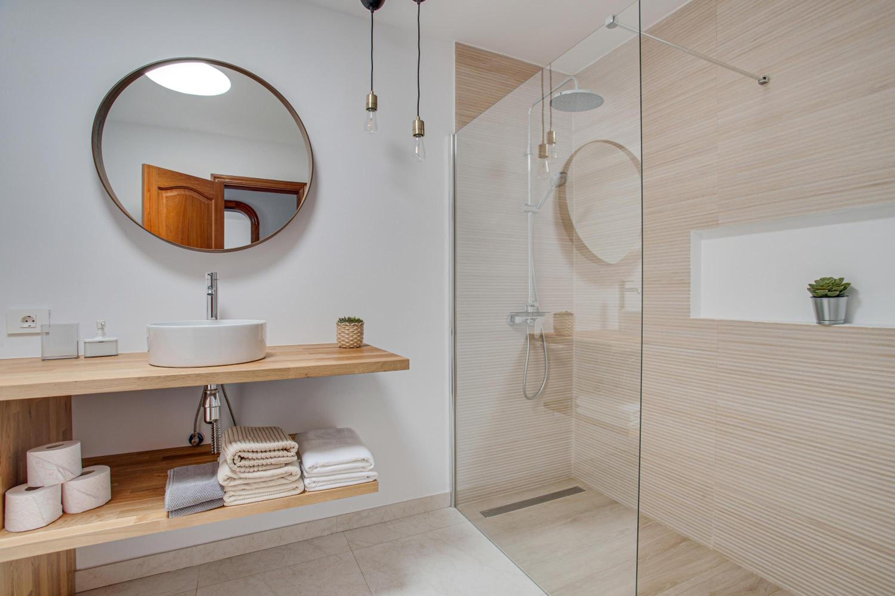 Two-Bedroom House - Photo 19