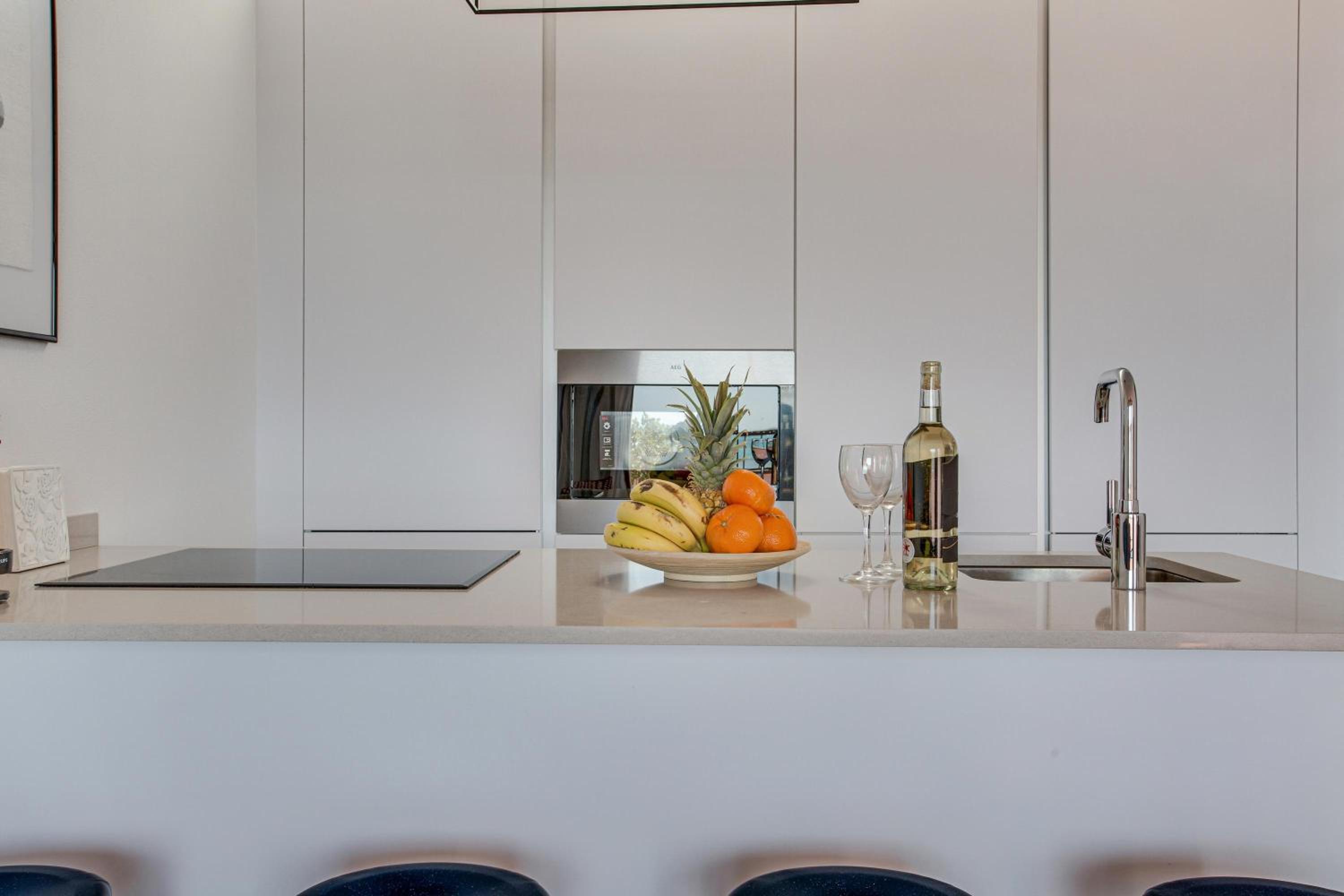 Two-Bedroom House - Photo 4