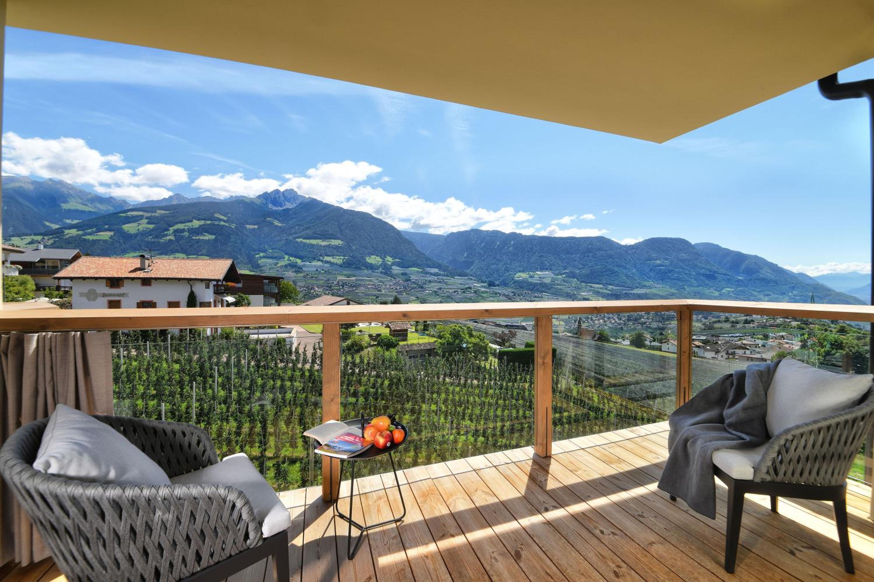 Deluxe Double Room with Balcony - Photo 4
