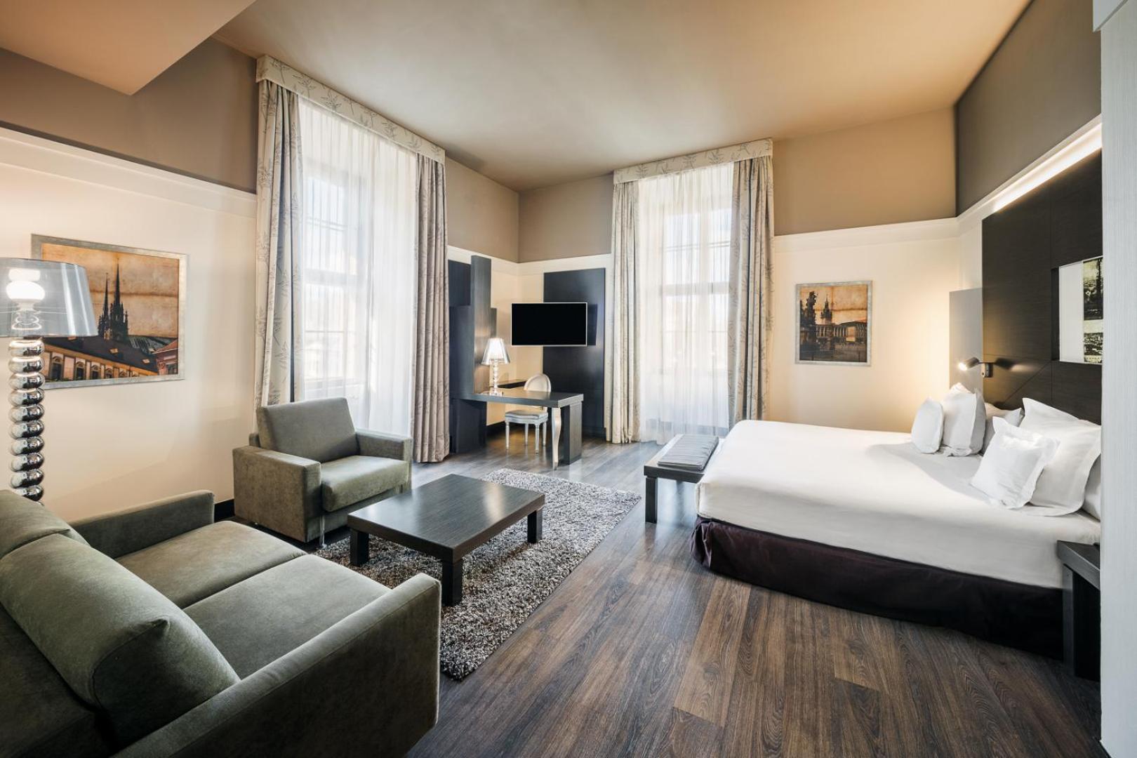Junior Suite (2 Adults + 2 Children) - Photo 1