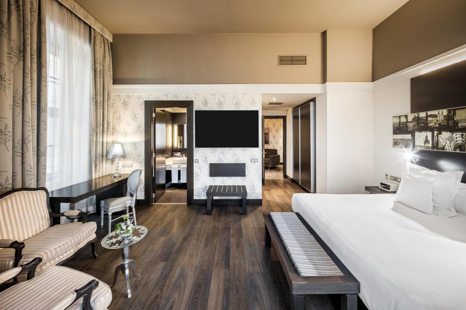 Suite (2 Adults + 2 Children) - Photo 3