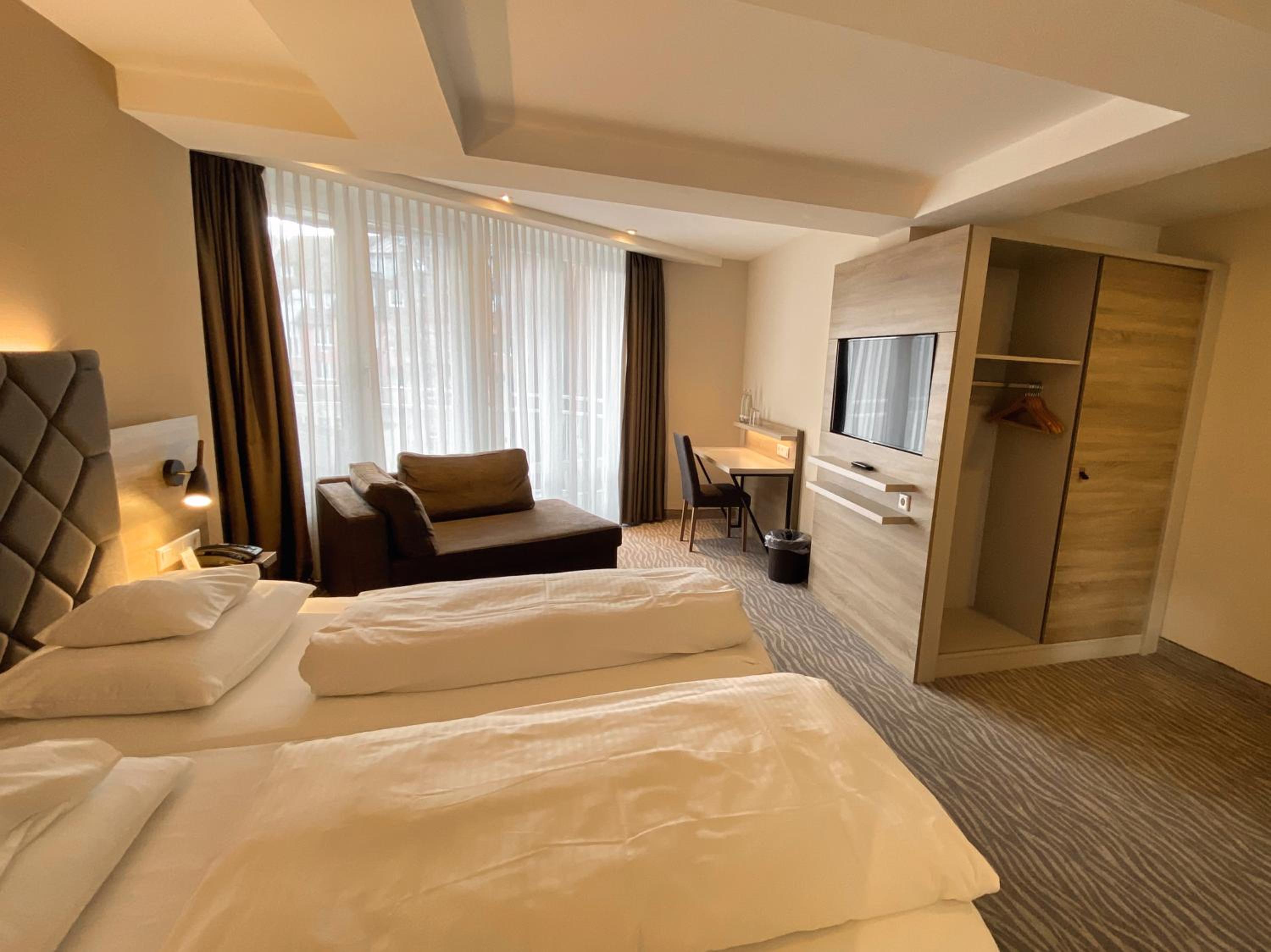 Double Room with Balcony photo 3