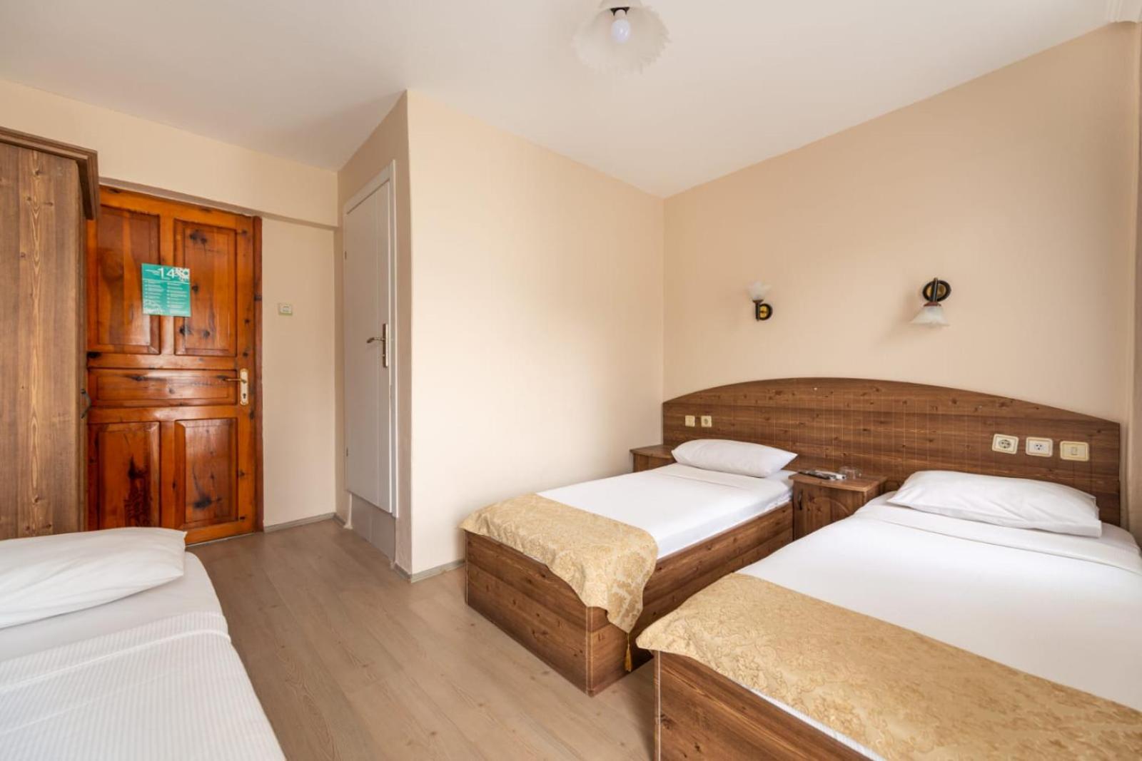 Standard Triple Room - Photo 3