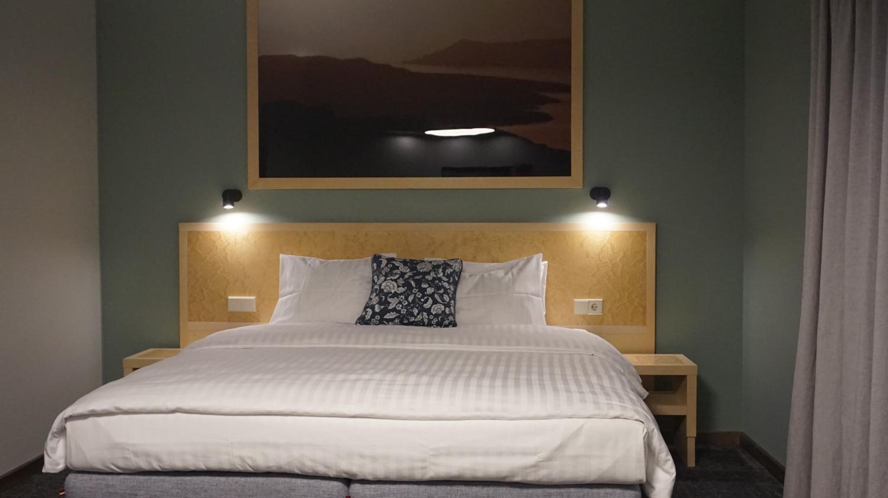 Large Comfort Double Room - Photo 9
