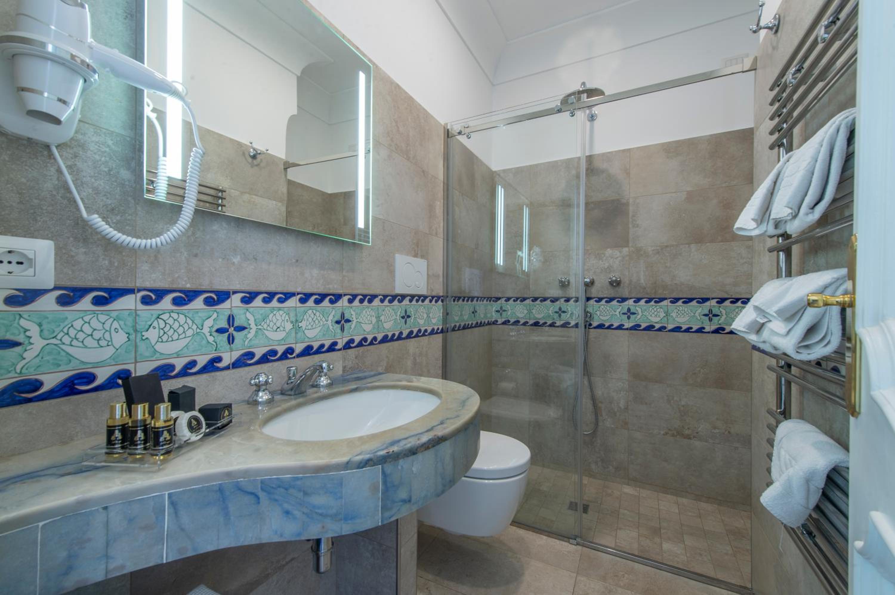 Superior Double or Twin Room with Sea View - Photo 3