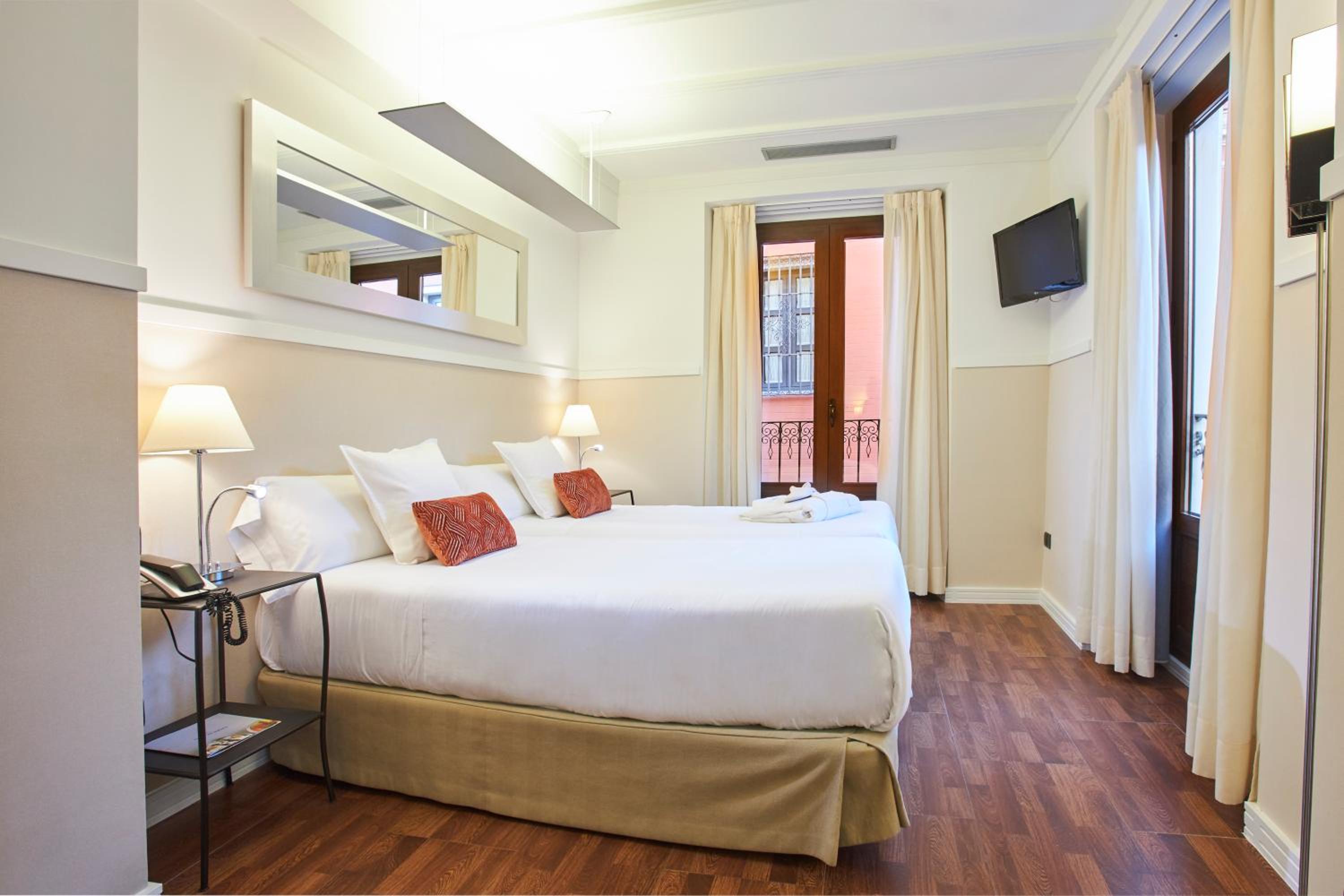 Double or Twin Room - Photo 1