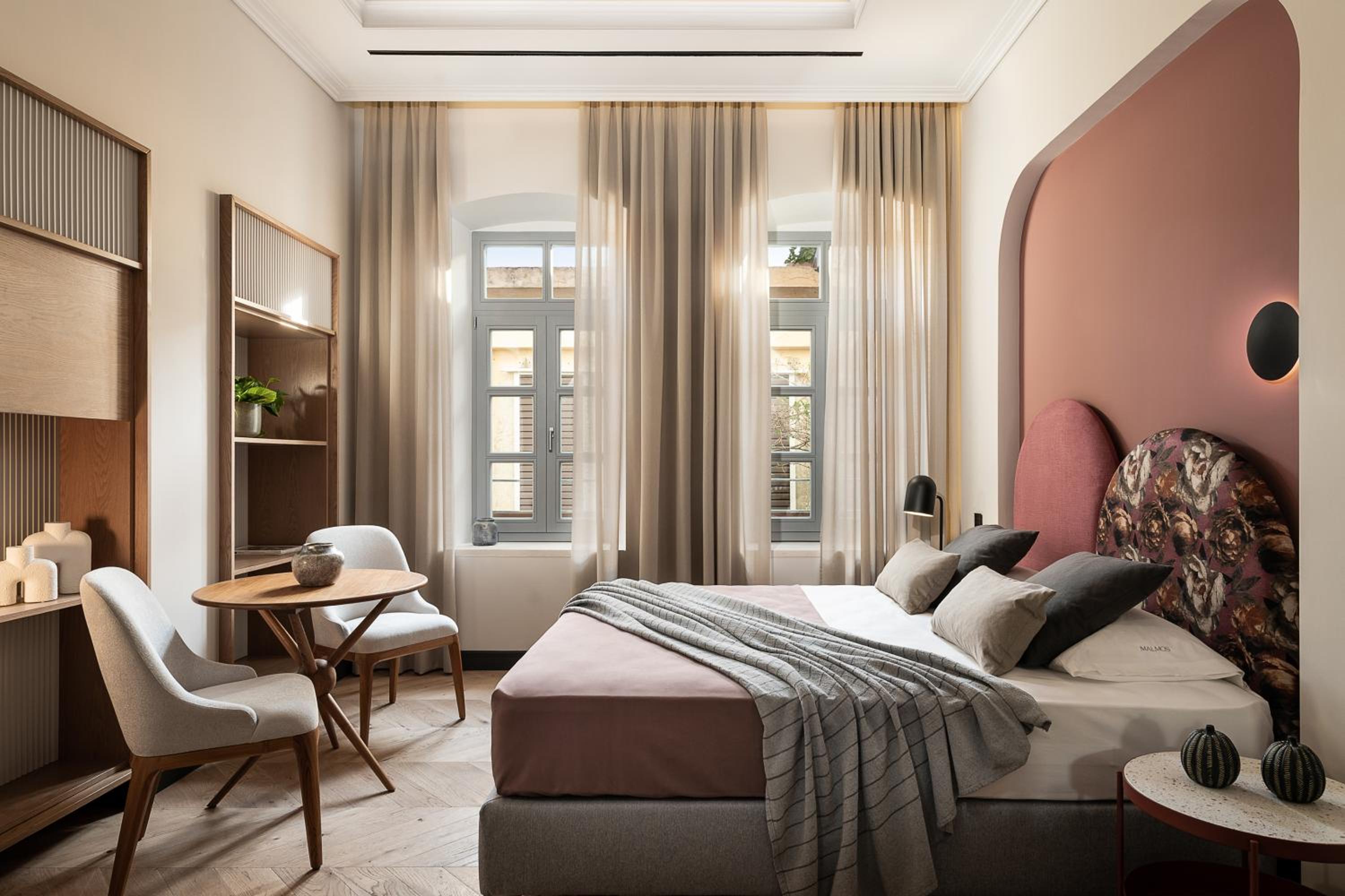 Deluxe King Suite