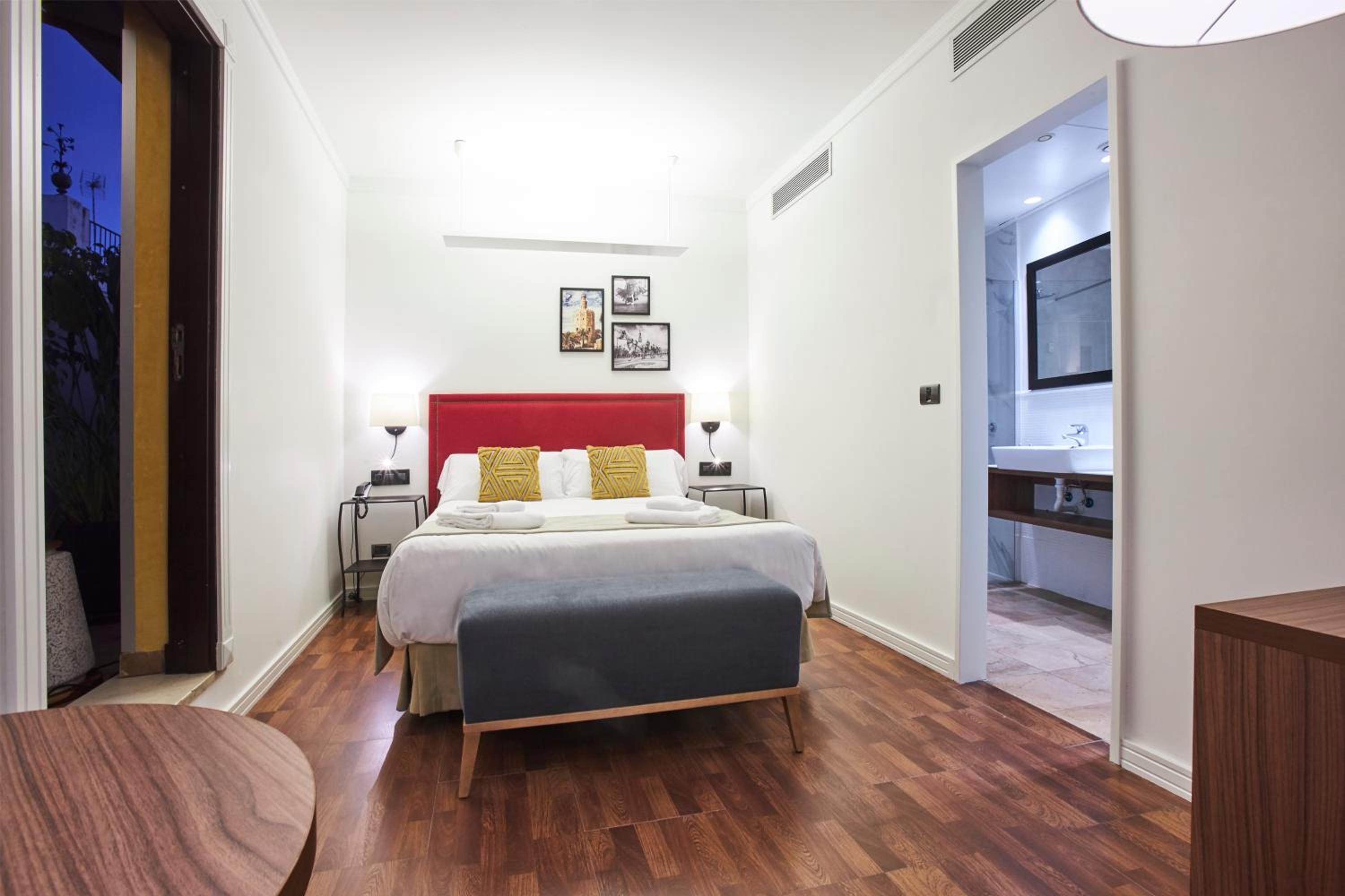 Superior Double or Twin Room - Photo 14