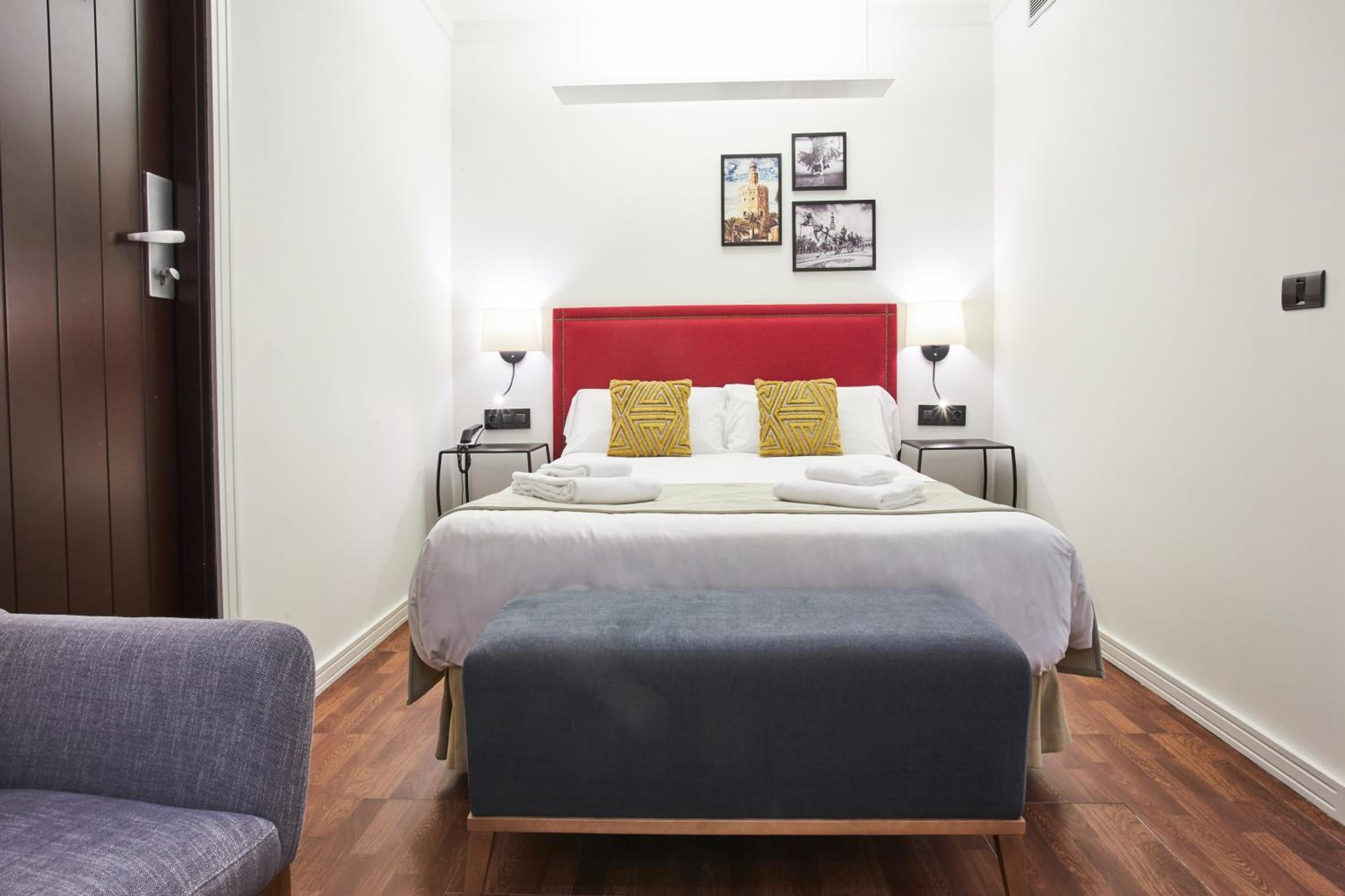 Superior Double or Twin Room - Photo 10