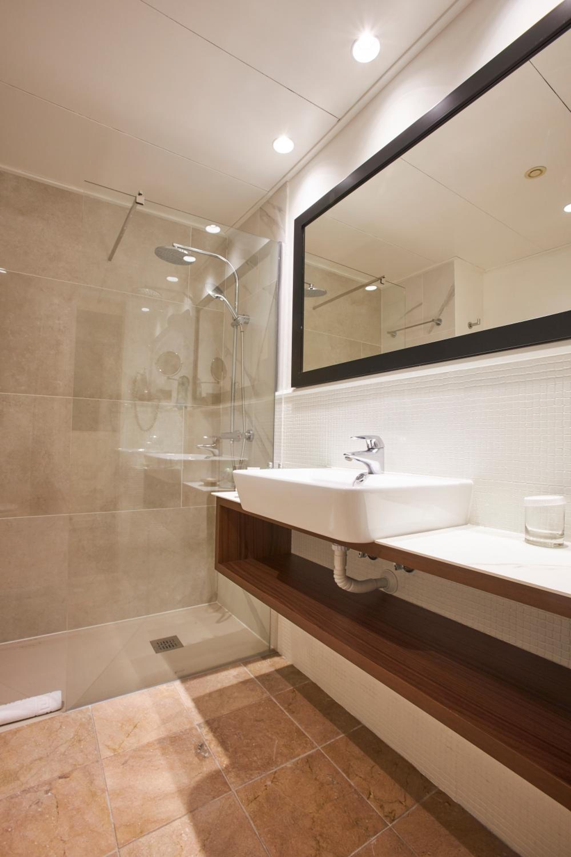 Superior Double or Twin Room - Photo 2