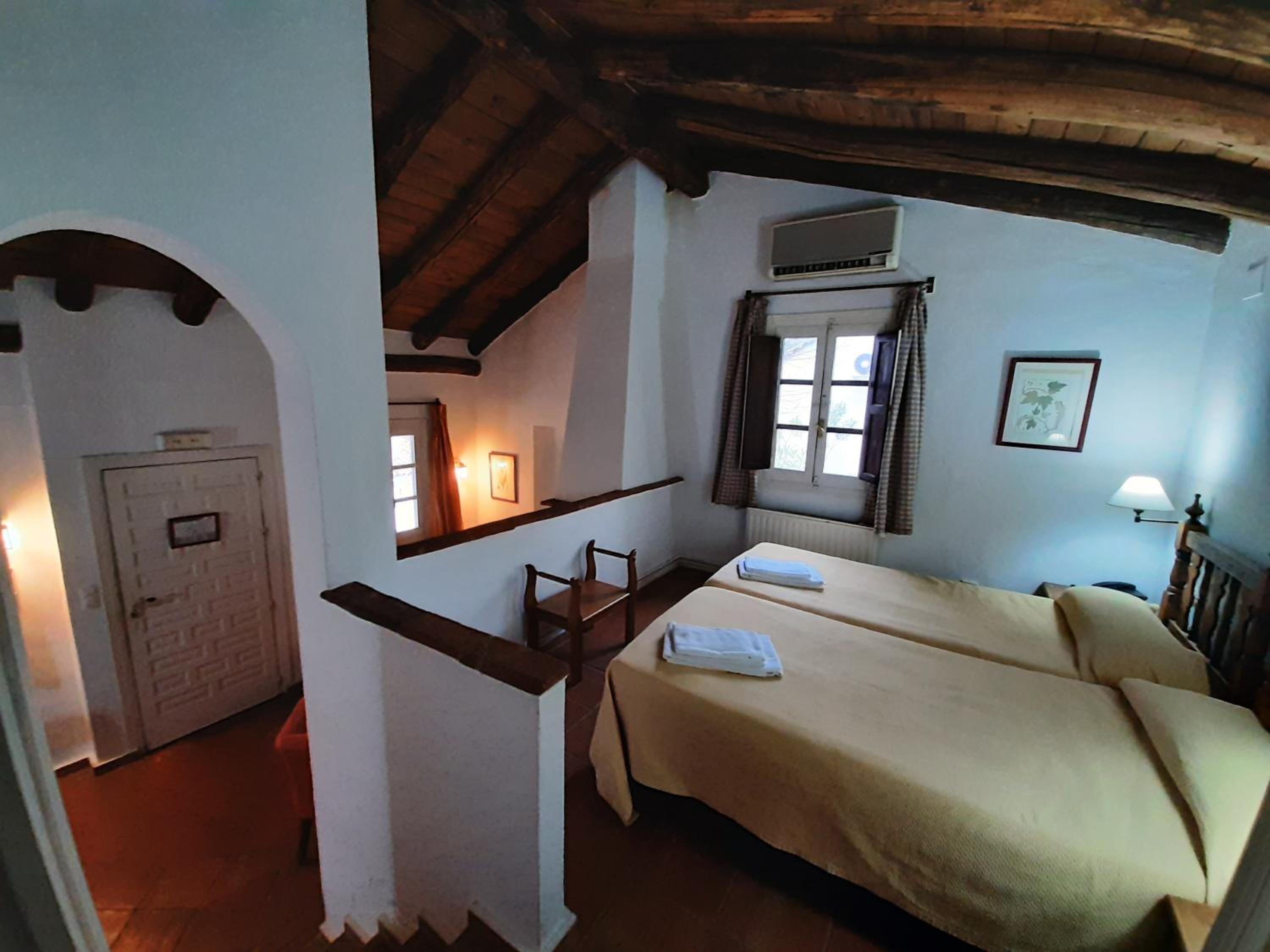 One-Bedroom House - Photo 16