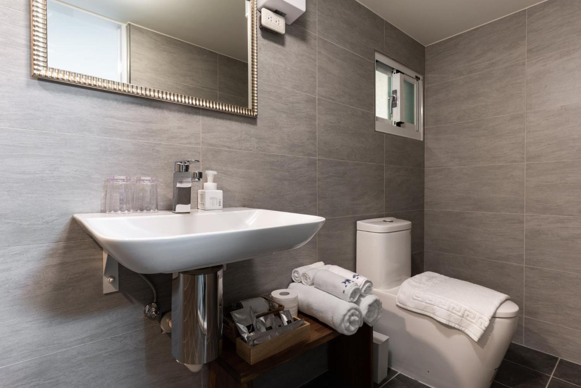 Double Room with Private Bathroom photo 2