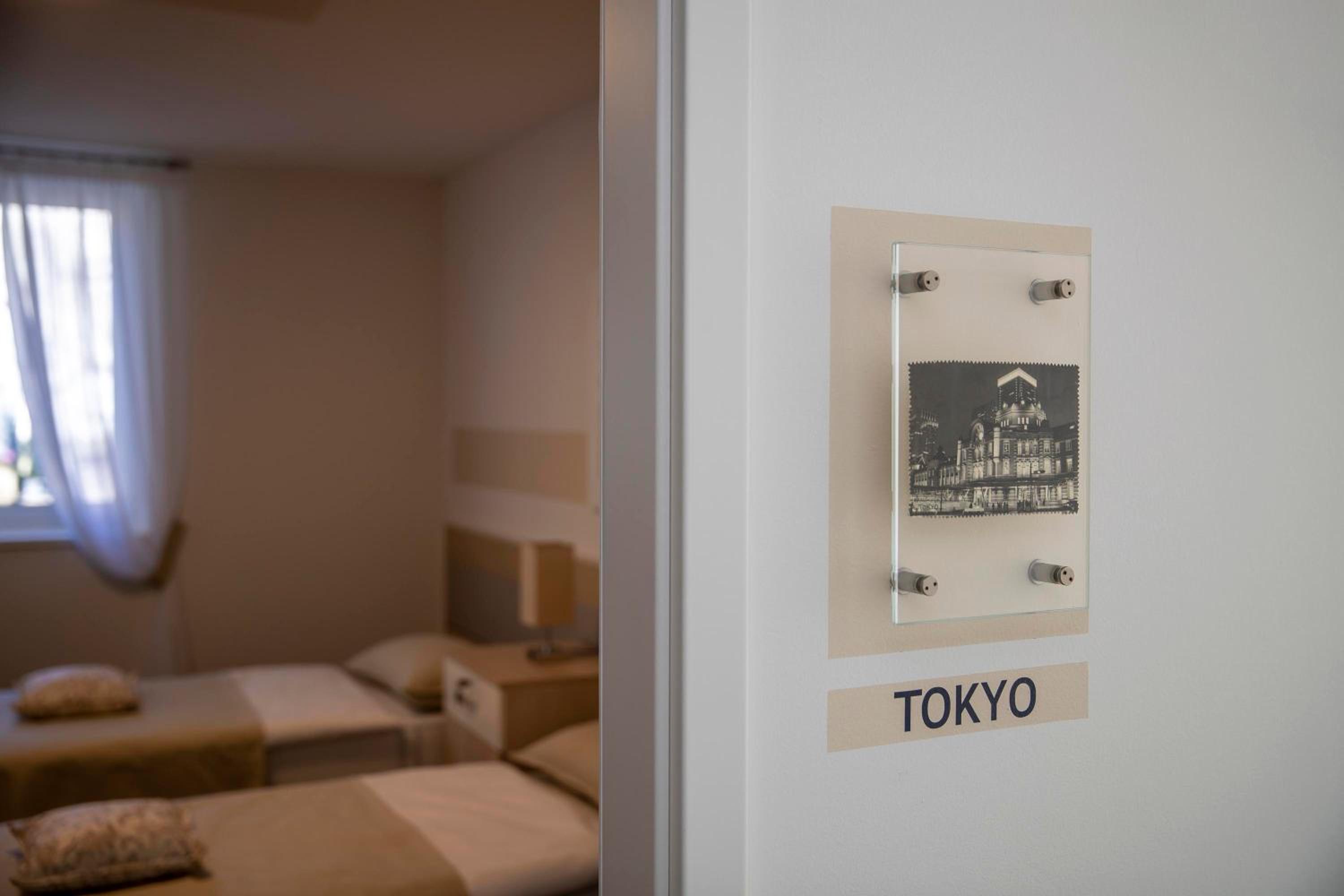 Twin Room with Private Bathroom - Photo 1