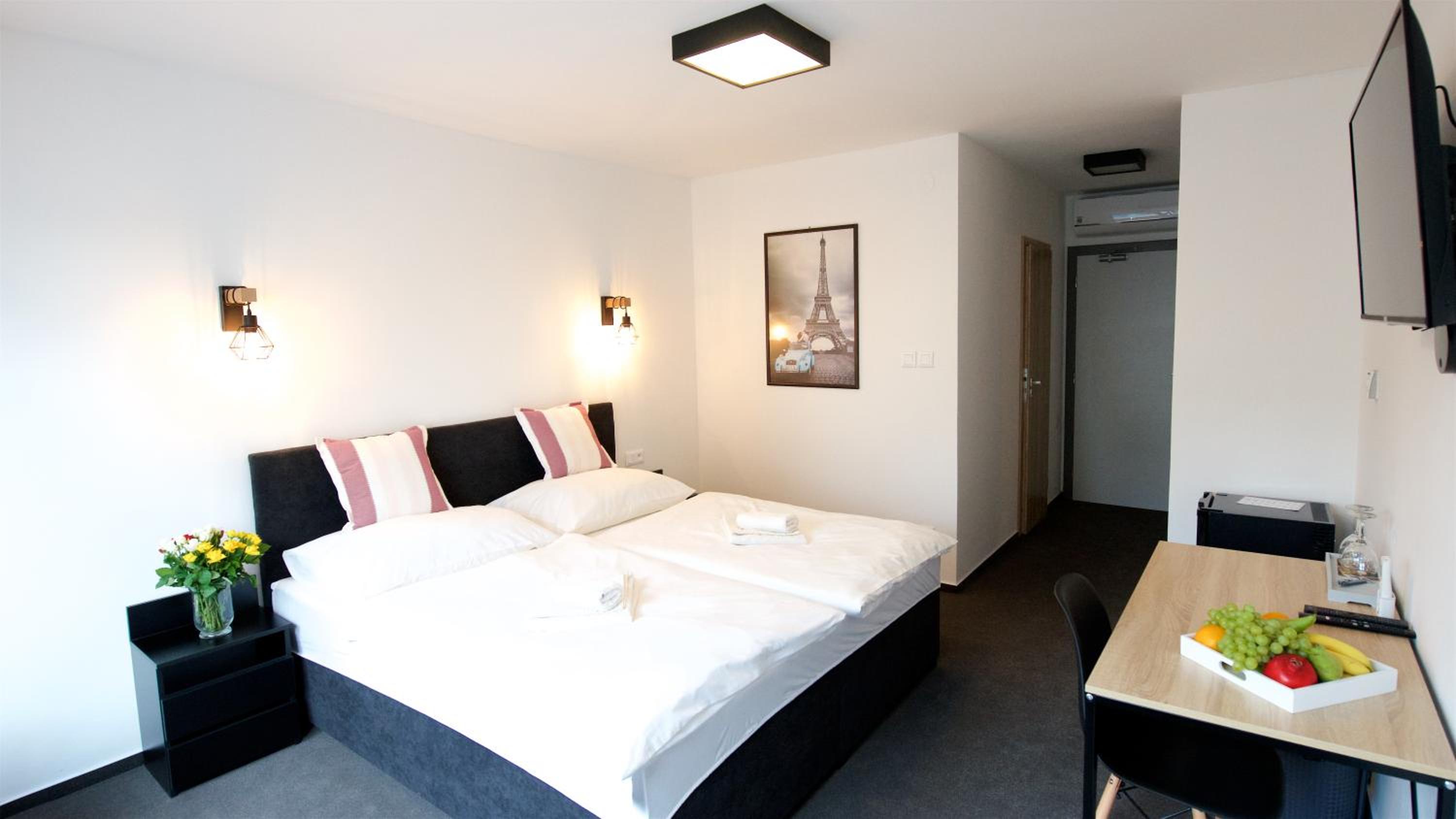 Economy Triple Room - Photo 1