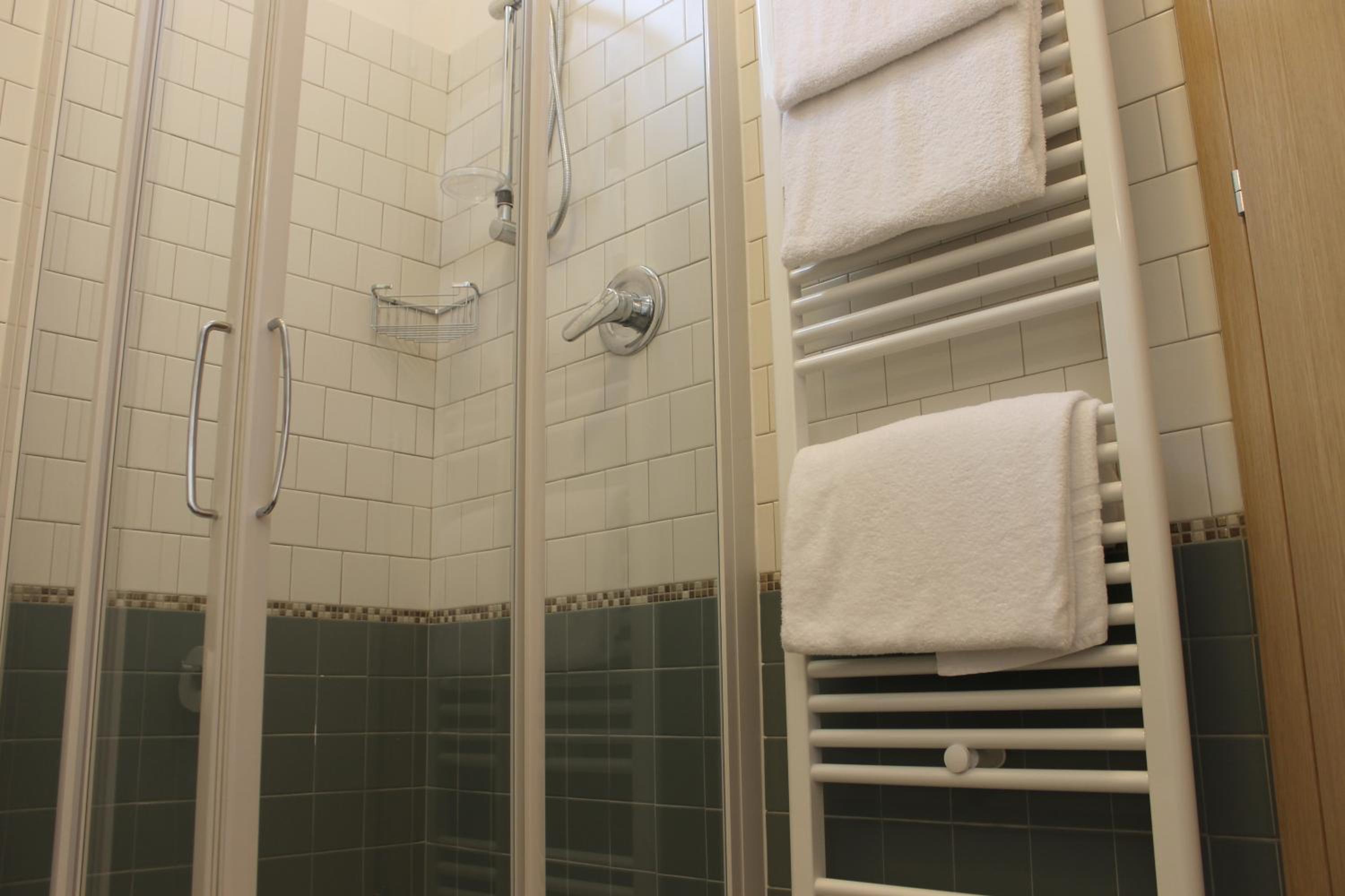 Twin Room - Photo 4