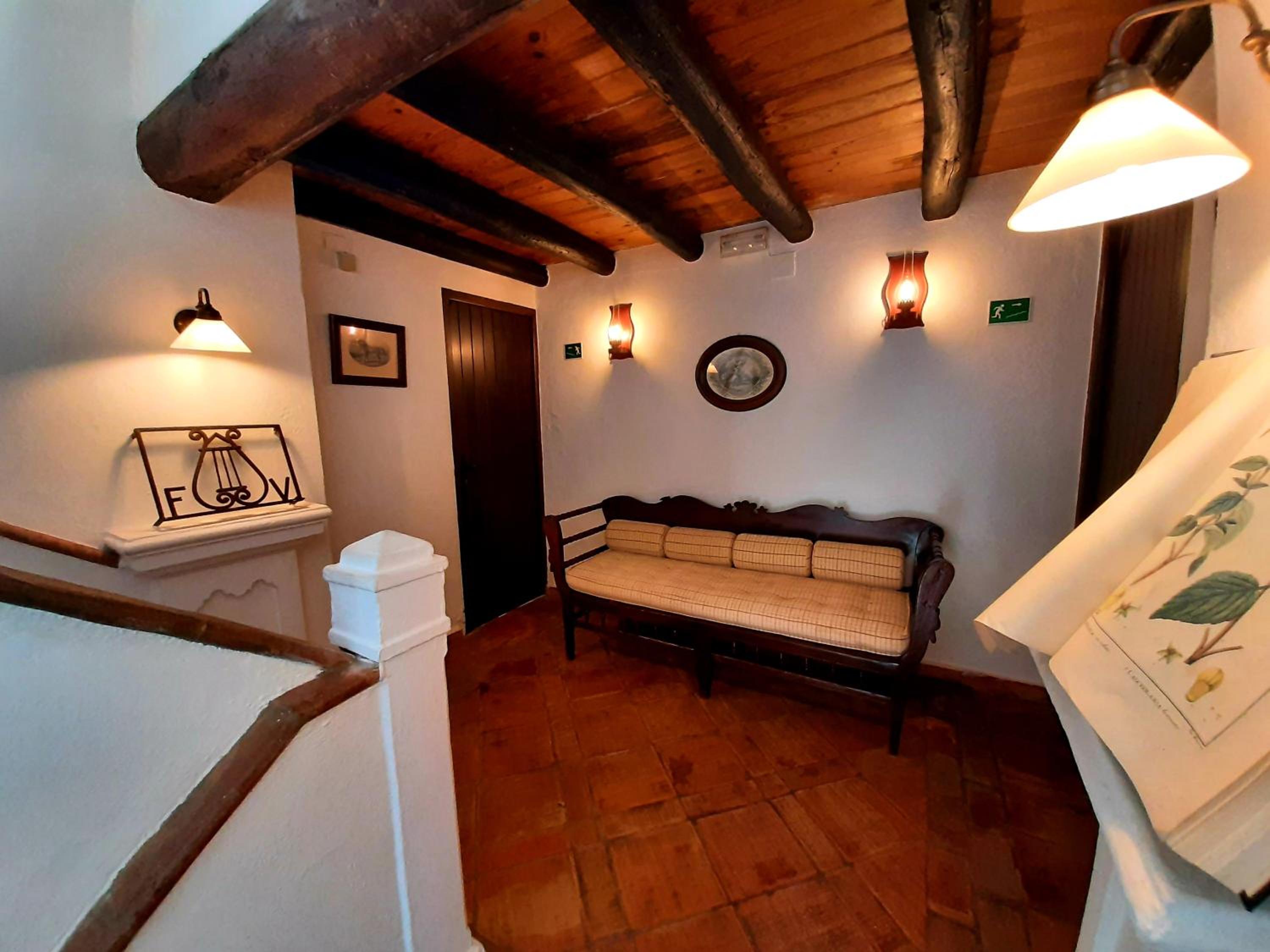 Double Room - Photo 11