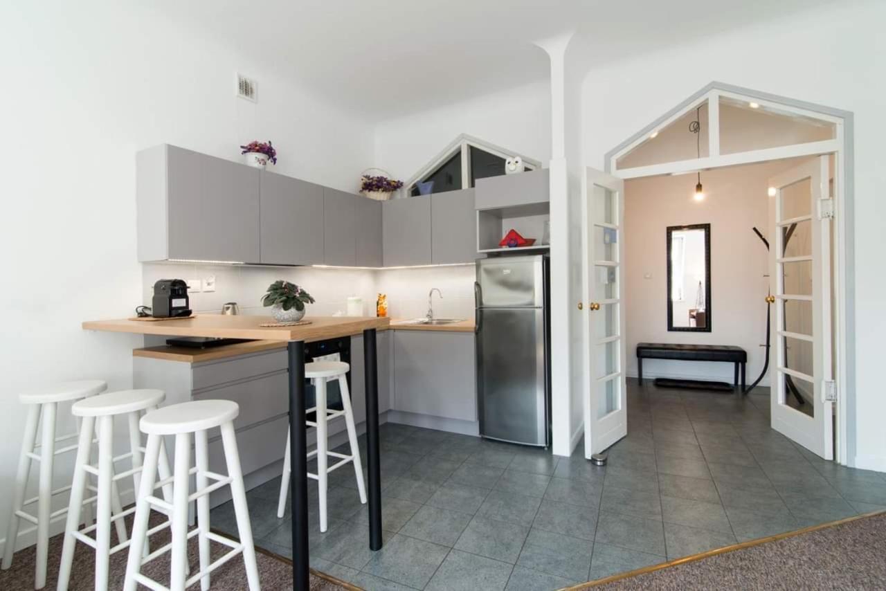 Studio Apartment photo 3