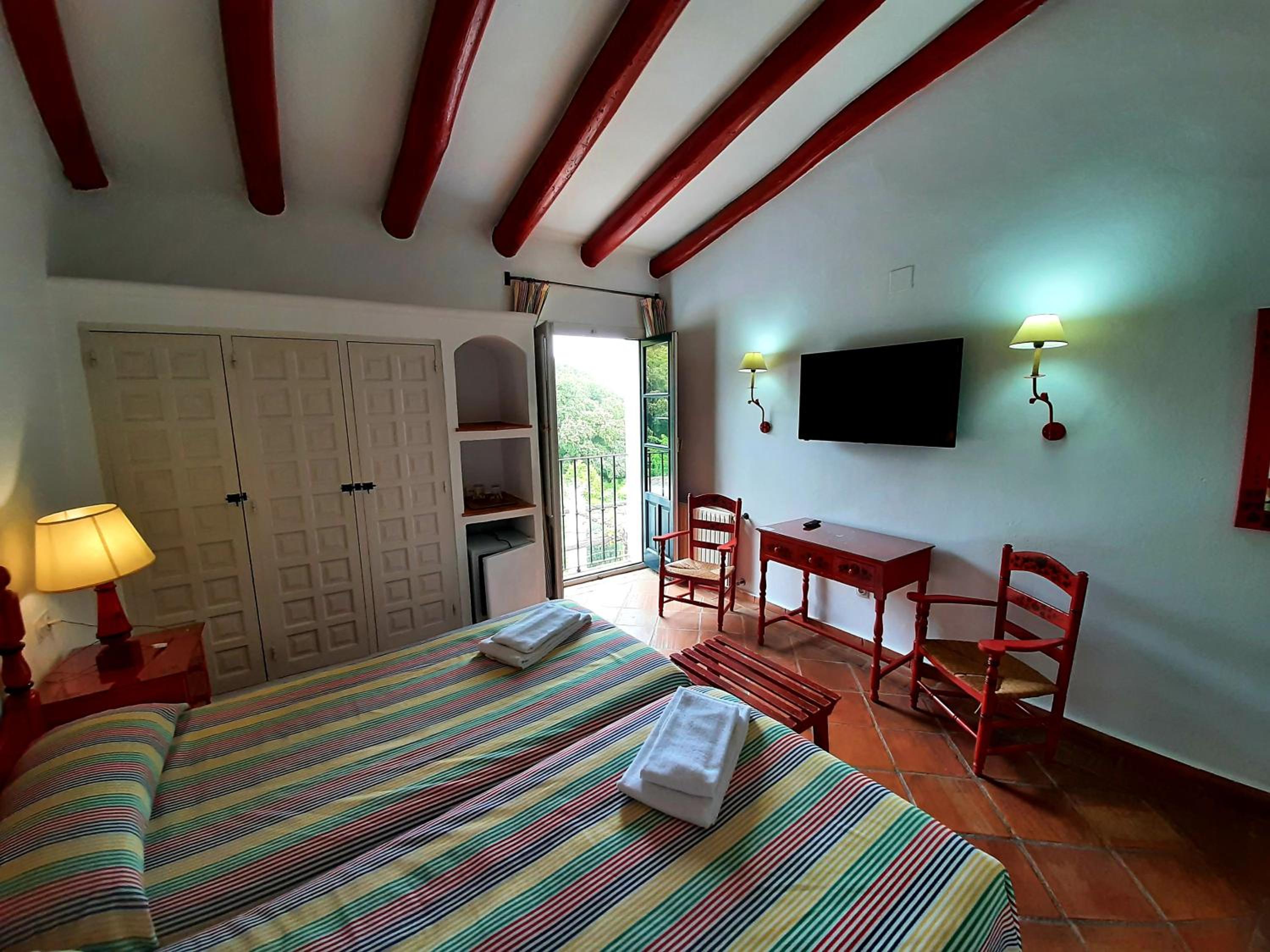 Double Room - Photo 8