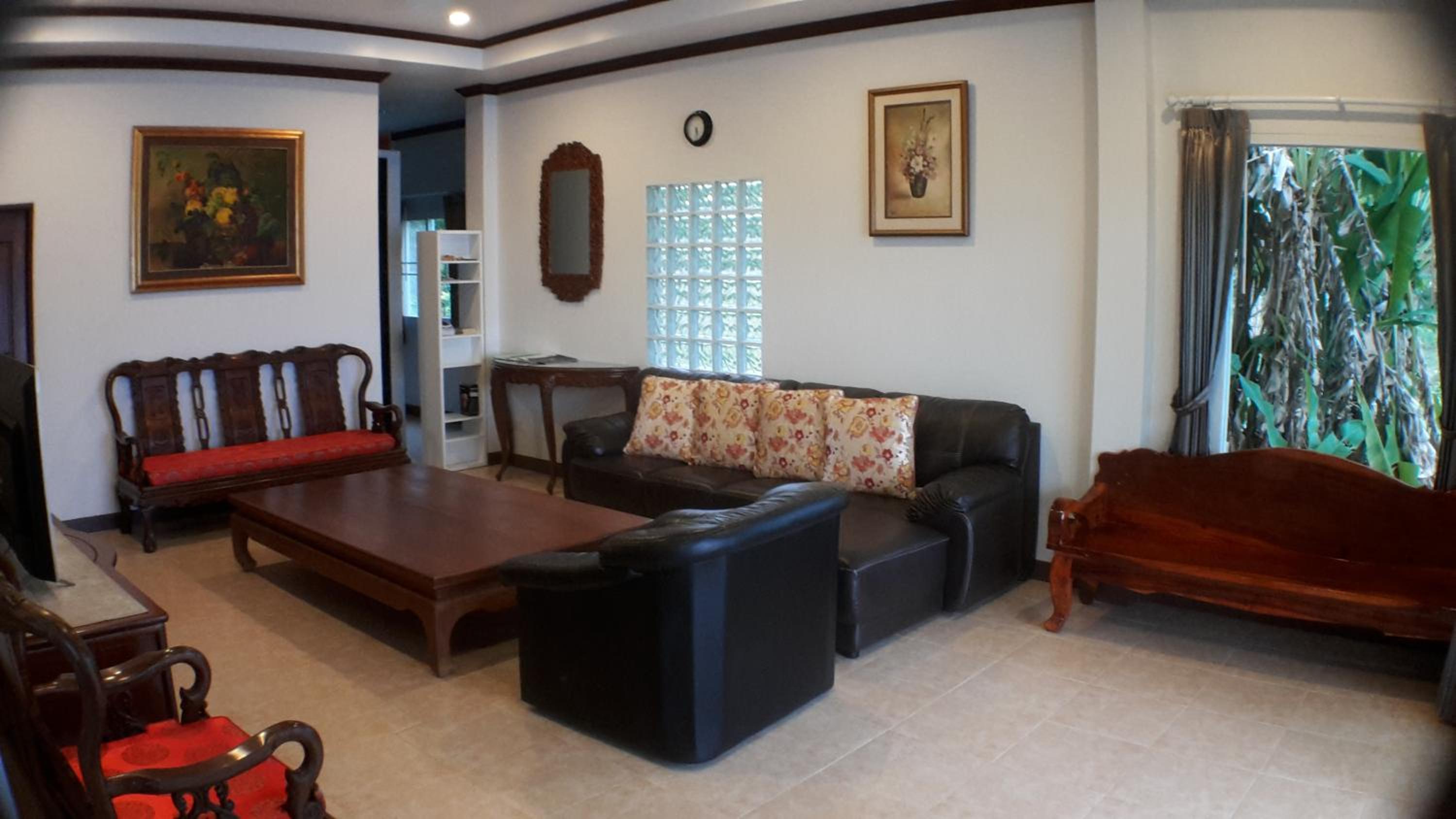 Three-Bedroom House - Photo 3