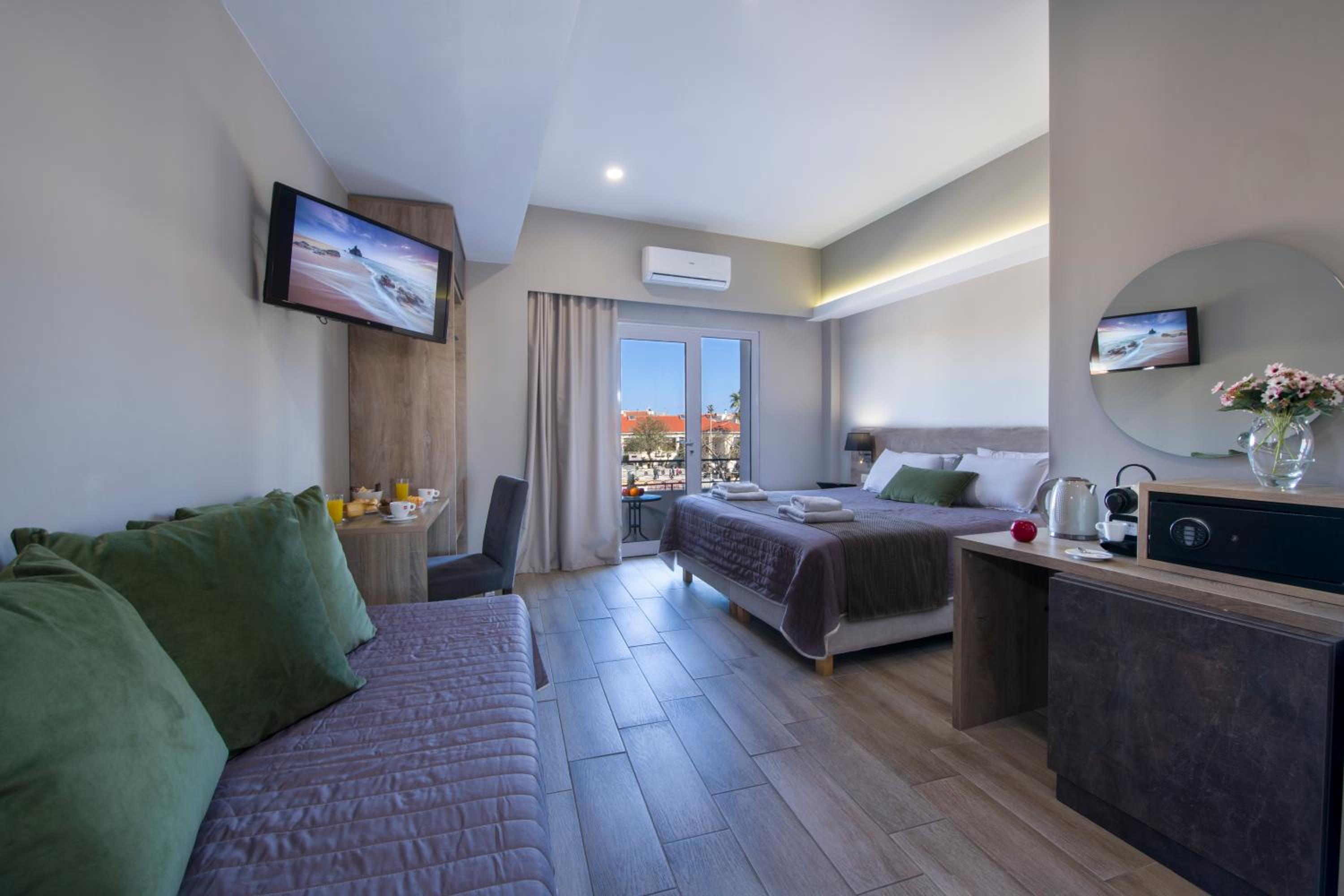Deluxe Apartment