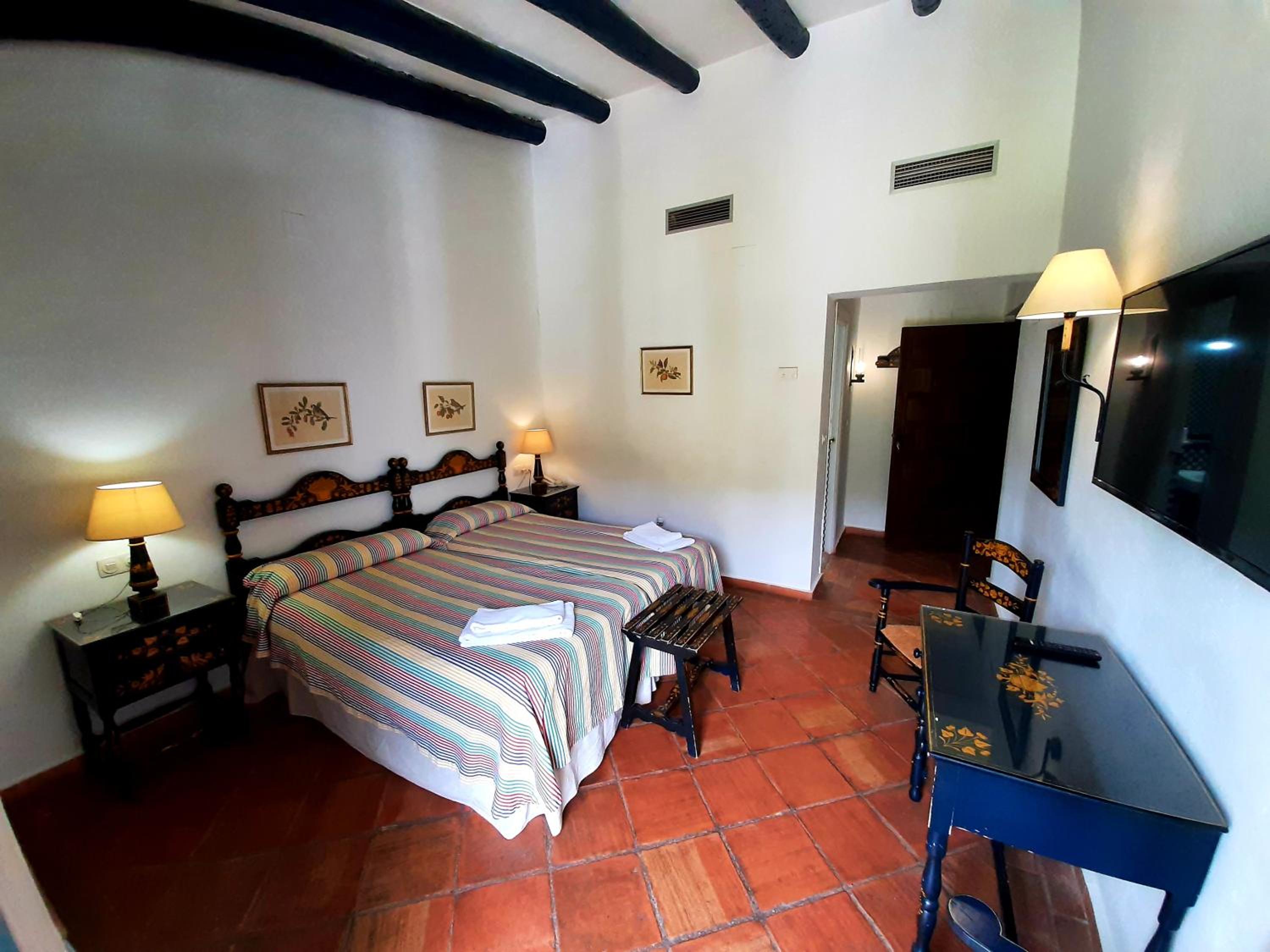 Double Room - Photo 21