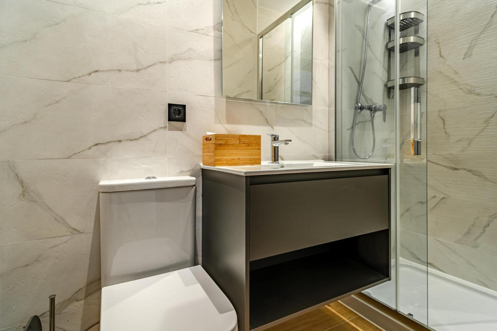 Two-Bedroom Apartment with View photo 2